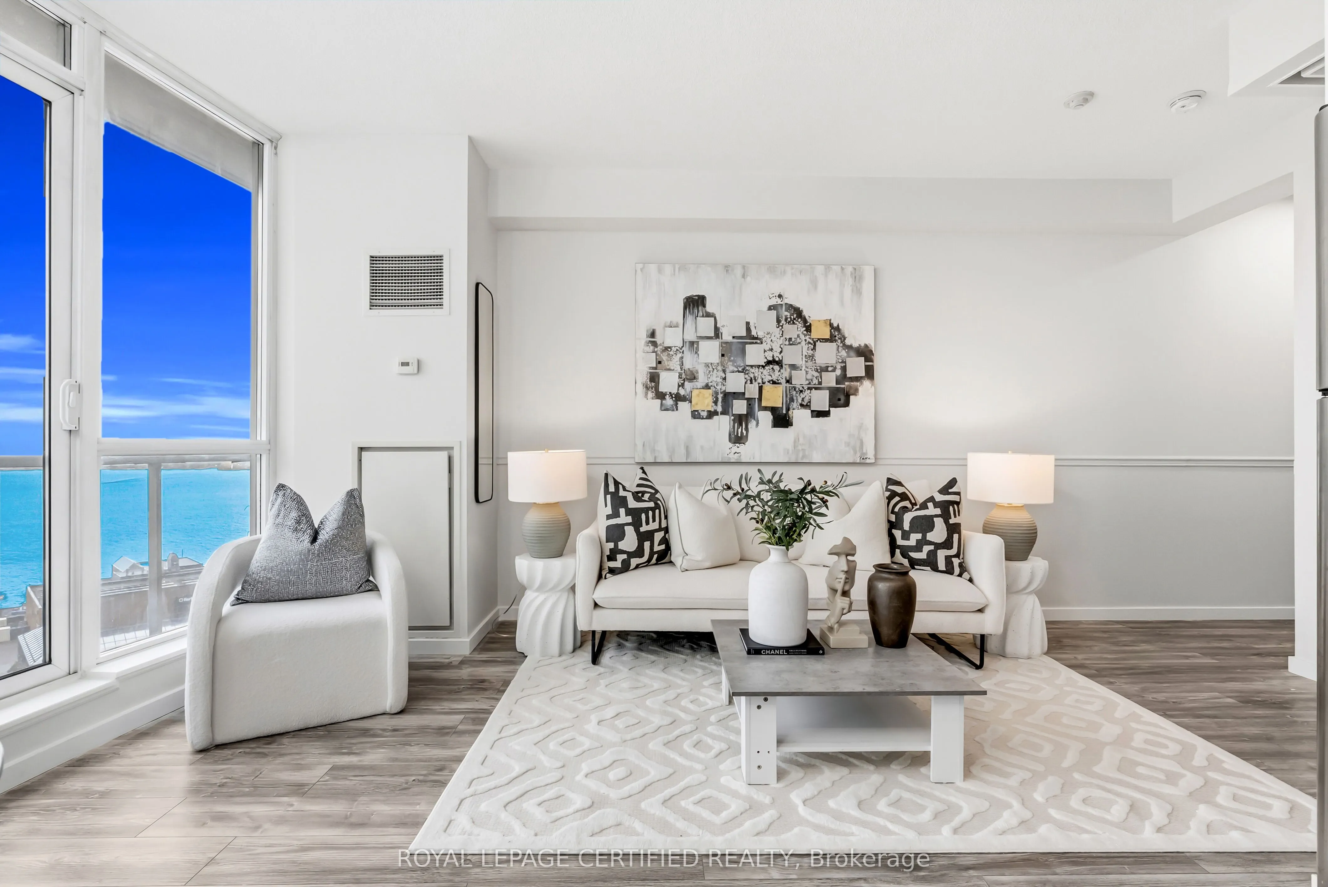 218 Queens Quay W, #1405