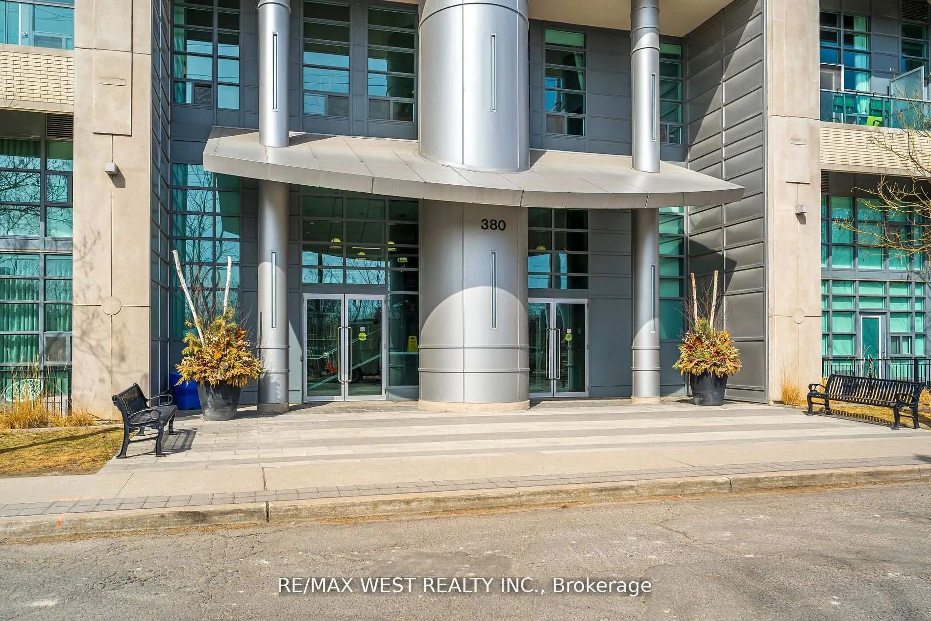 380 Macpherson Avenue, #333