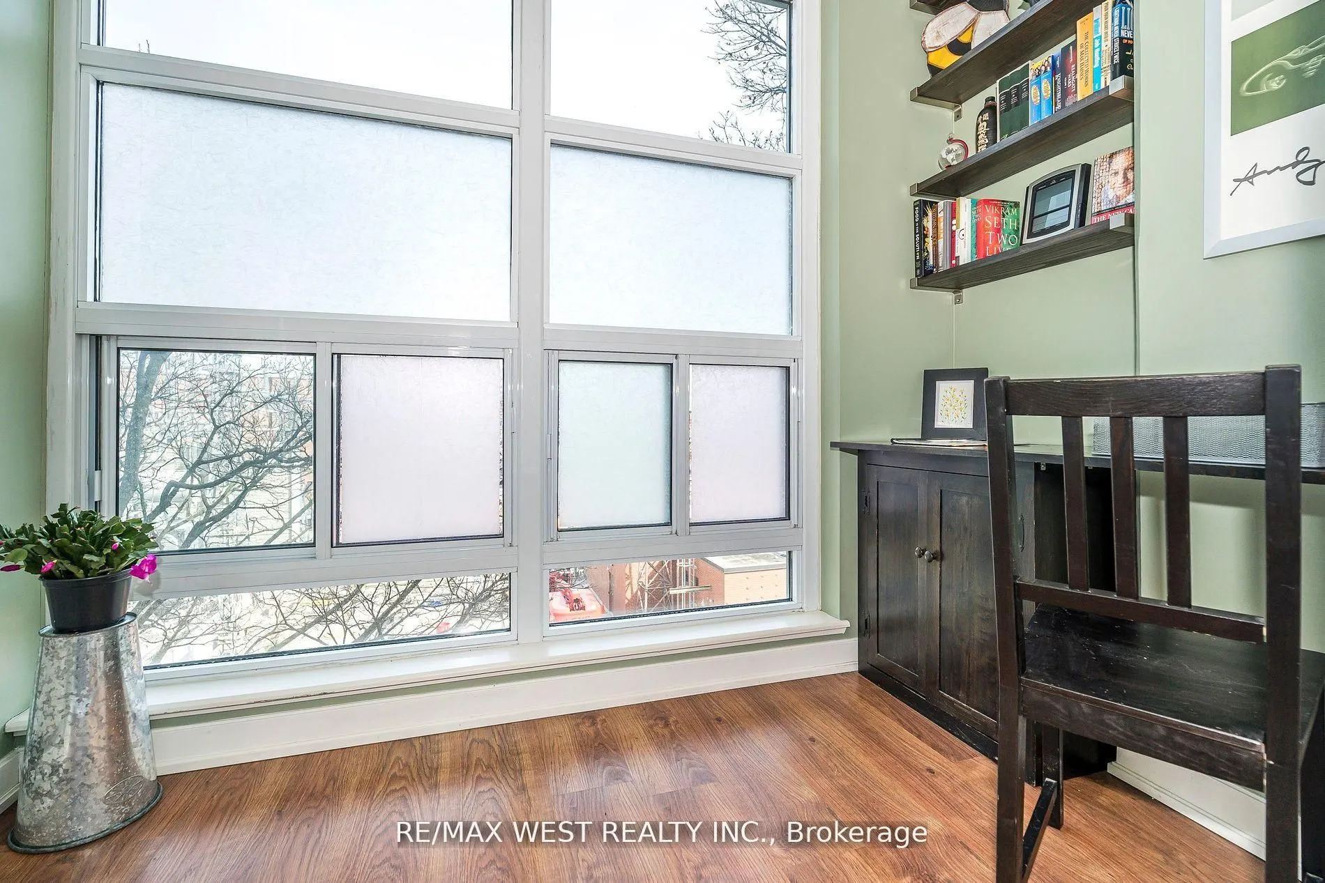 380 Macpherson Avenue, #333