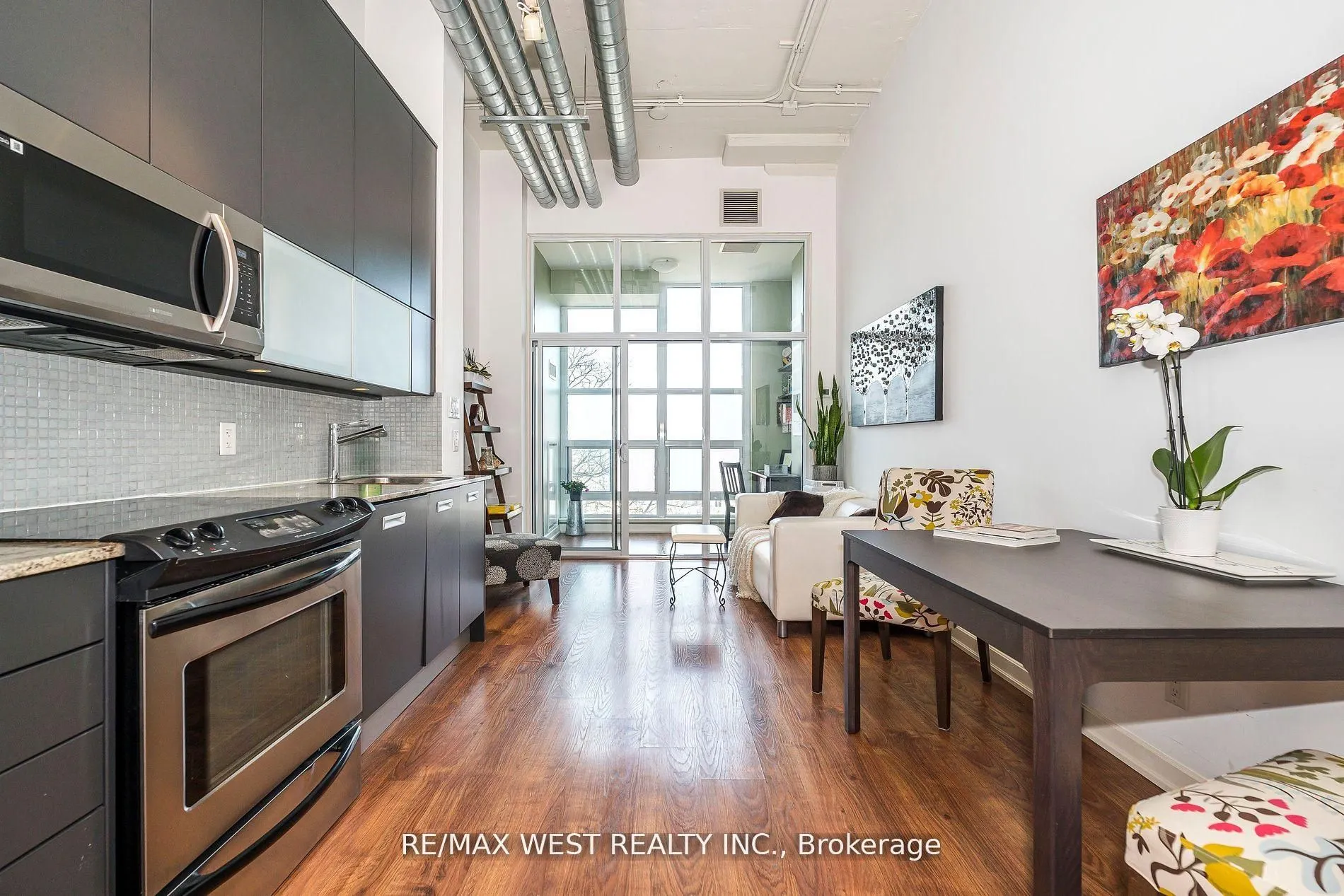 380 Macpherson Avenue, #333