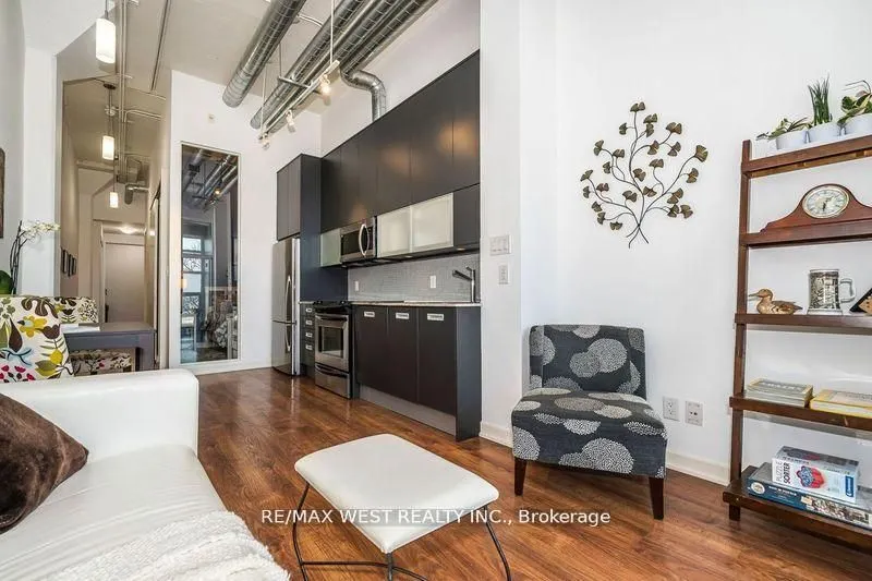 380 Macpherson Avenue, #333