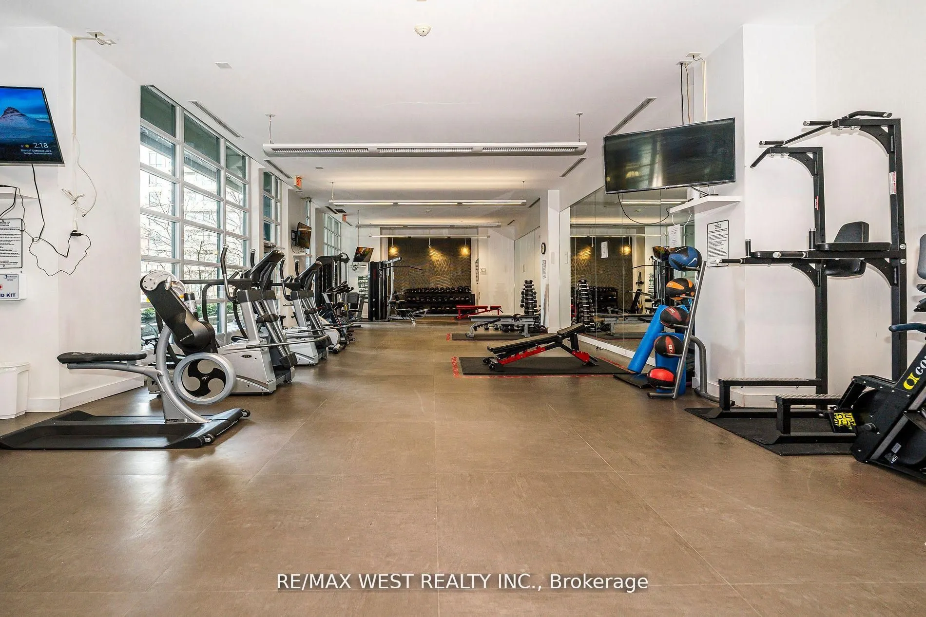 380 Macpherson Avenue, #333