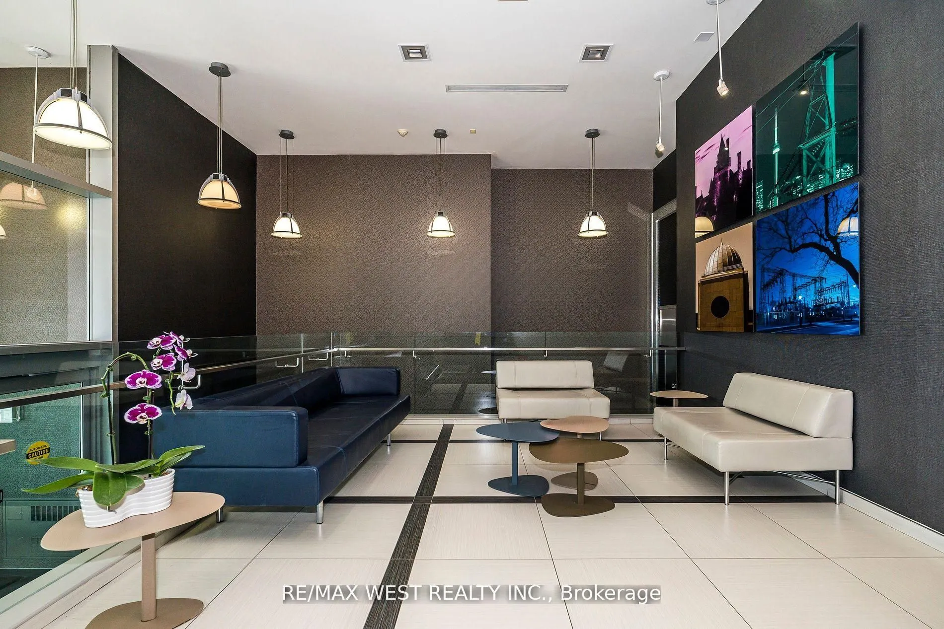 380 Macpherson Avenue, #333