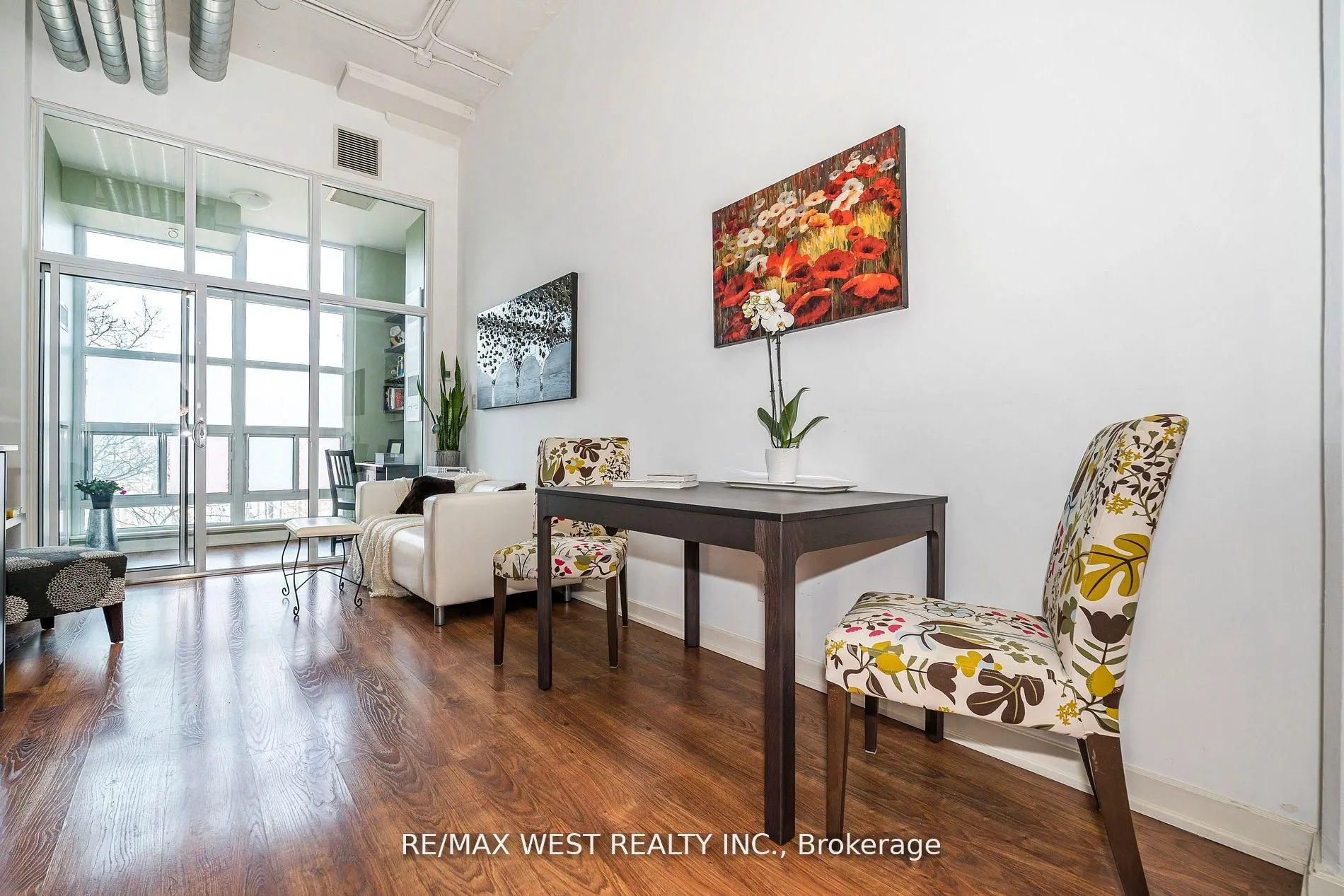 380 Macpherson Avenue, #333