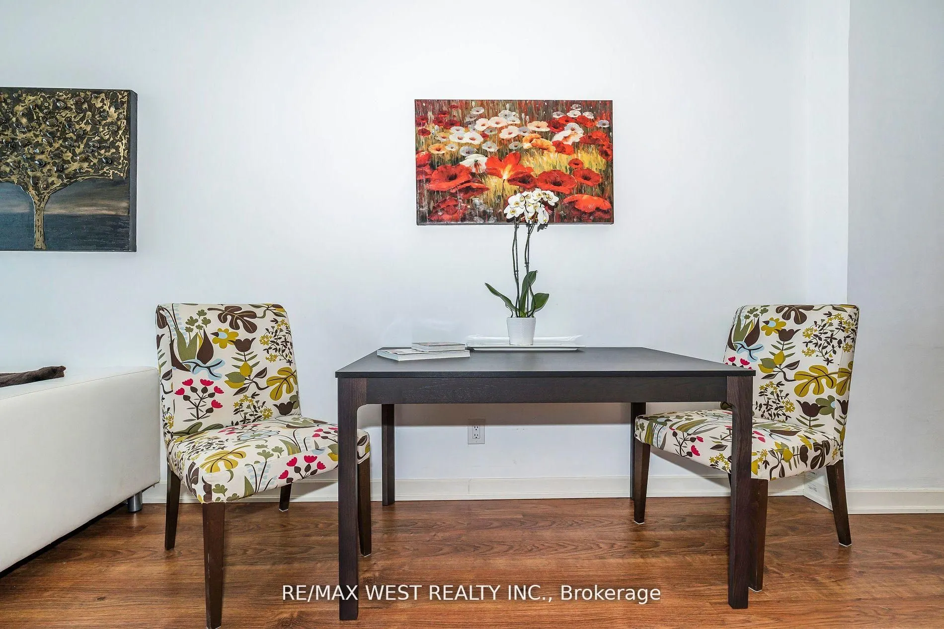 380 Macpherson Avenue, #333