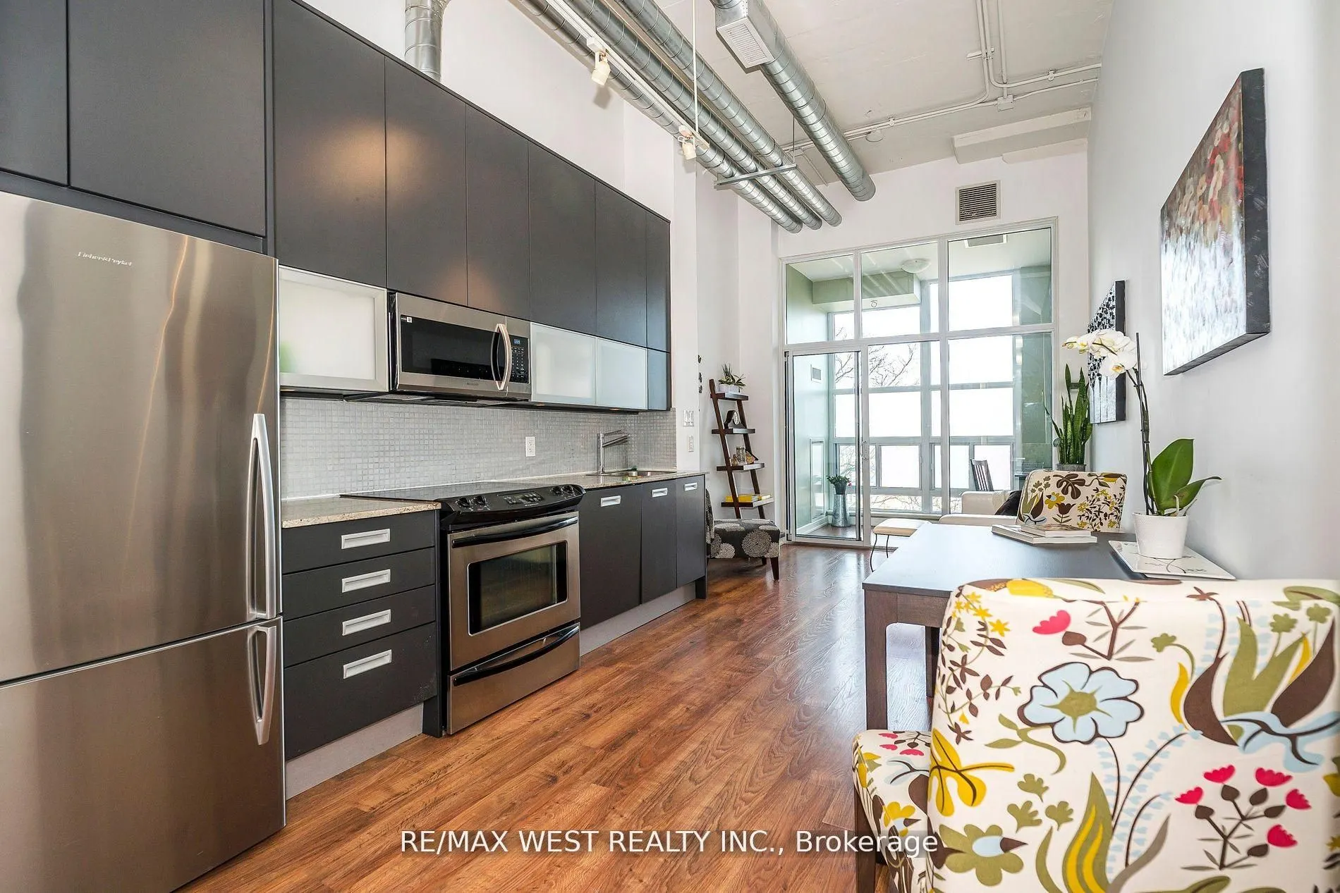 380 Macpherson Avenue, #333