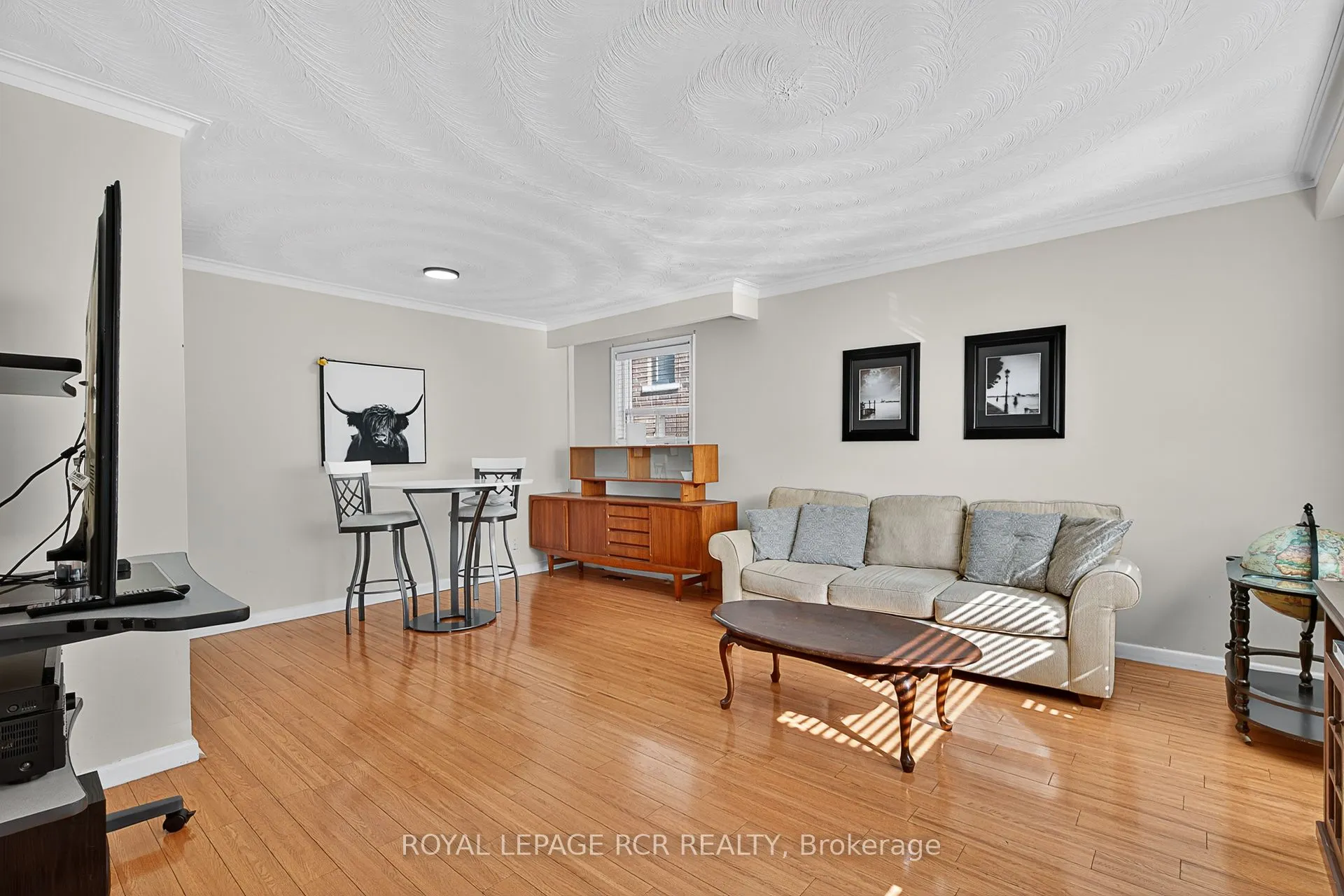 398 Connaught Avenue