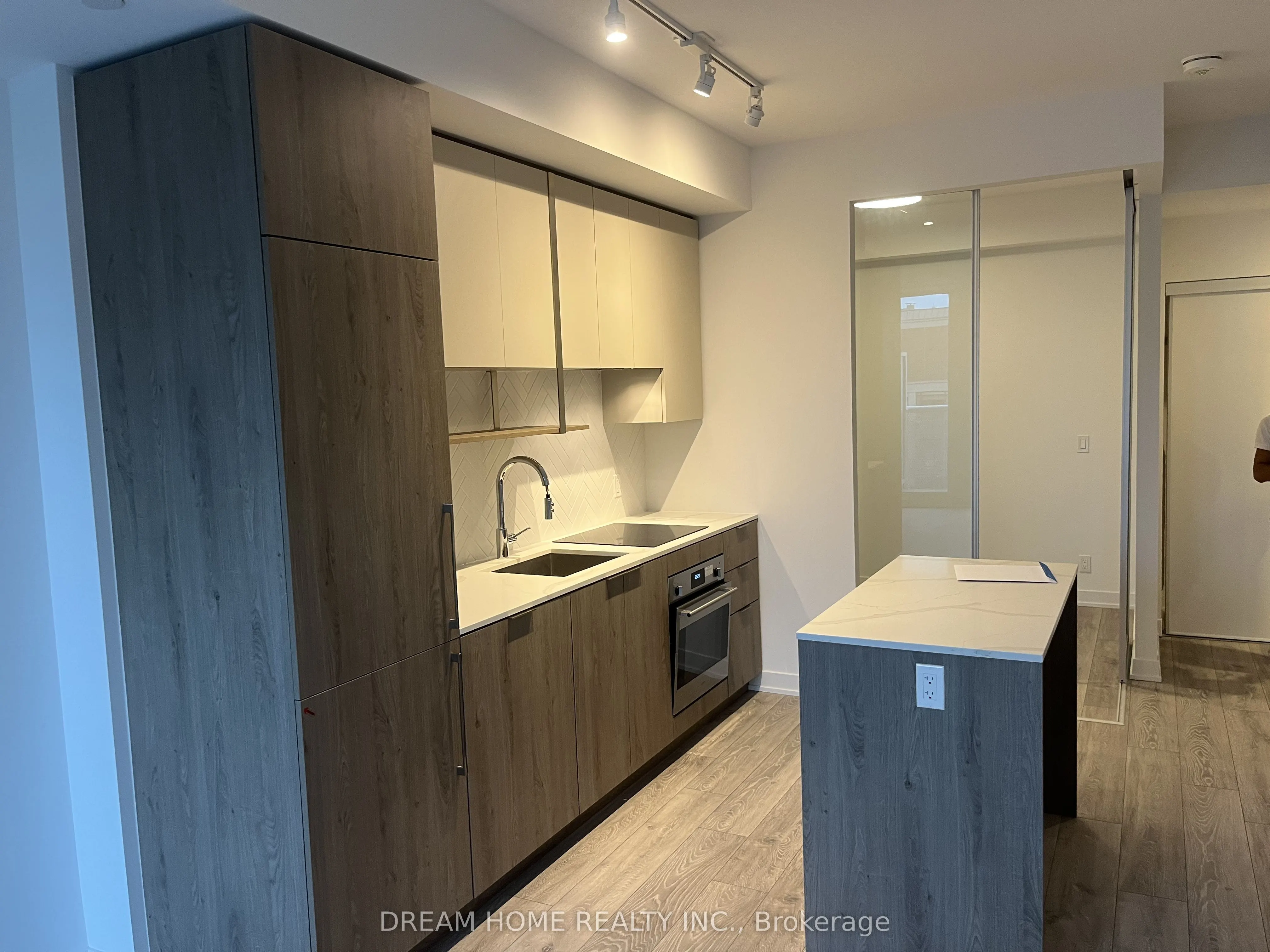 15 Holmes Avenue, #1412