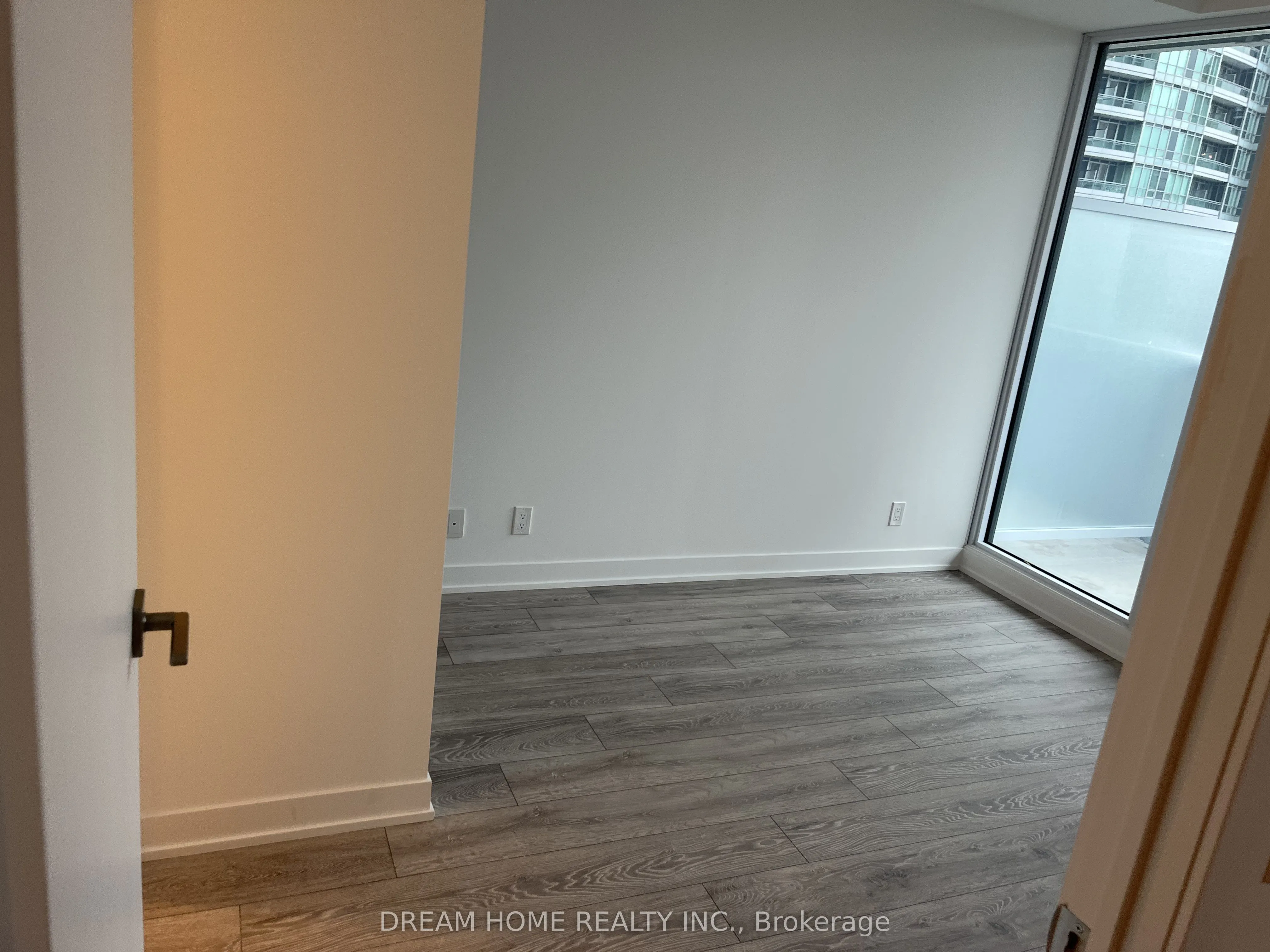 15 Holmes Avenue, #1412