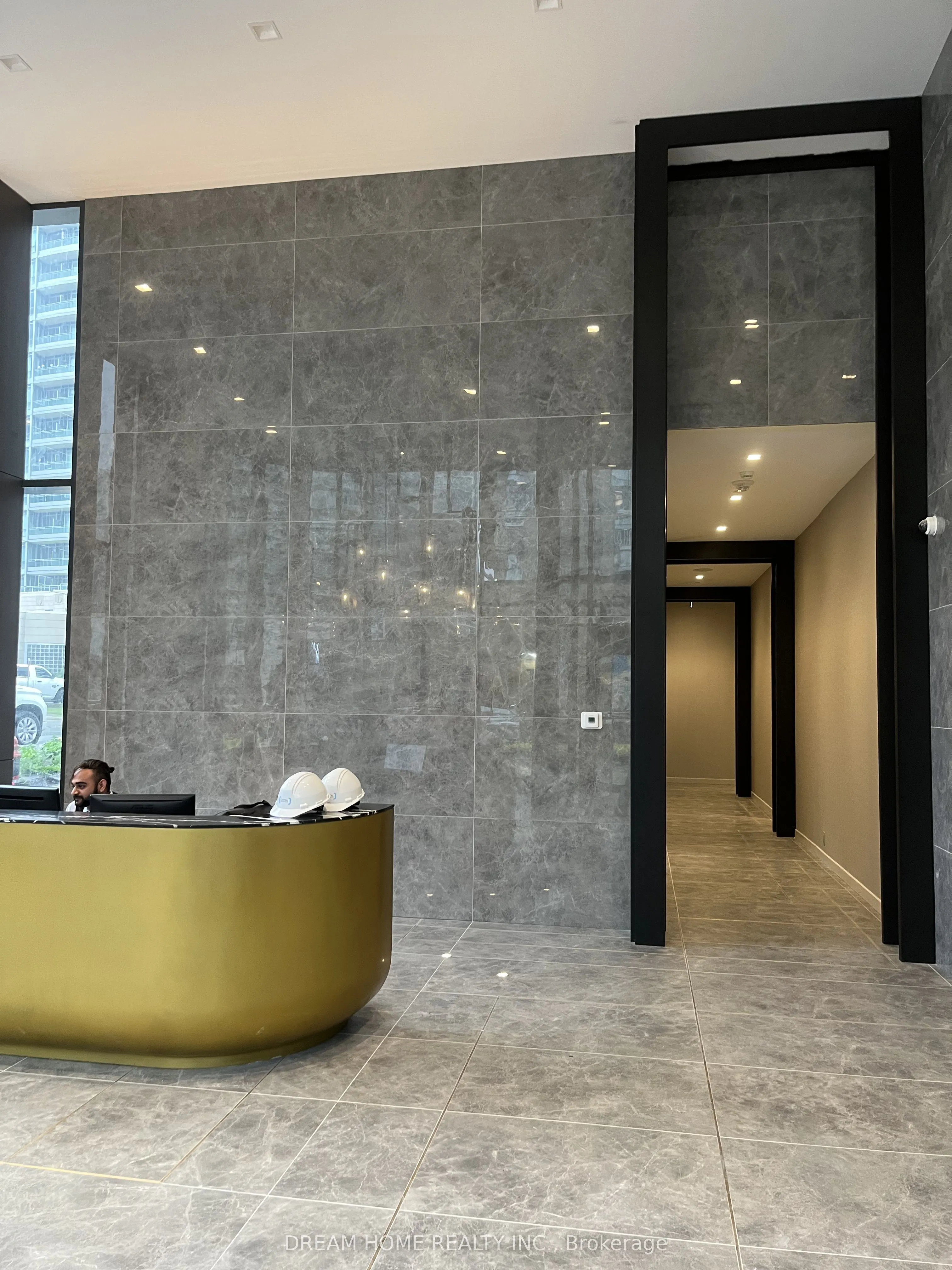 15 Holmes Avenue, #1412