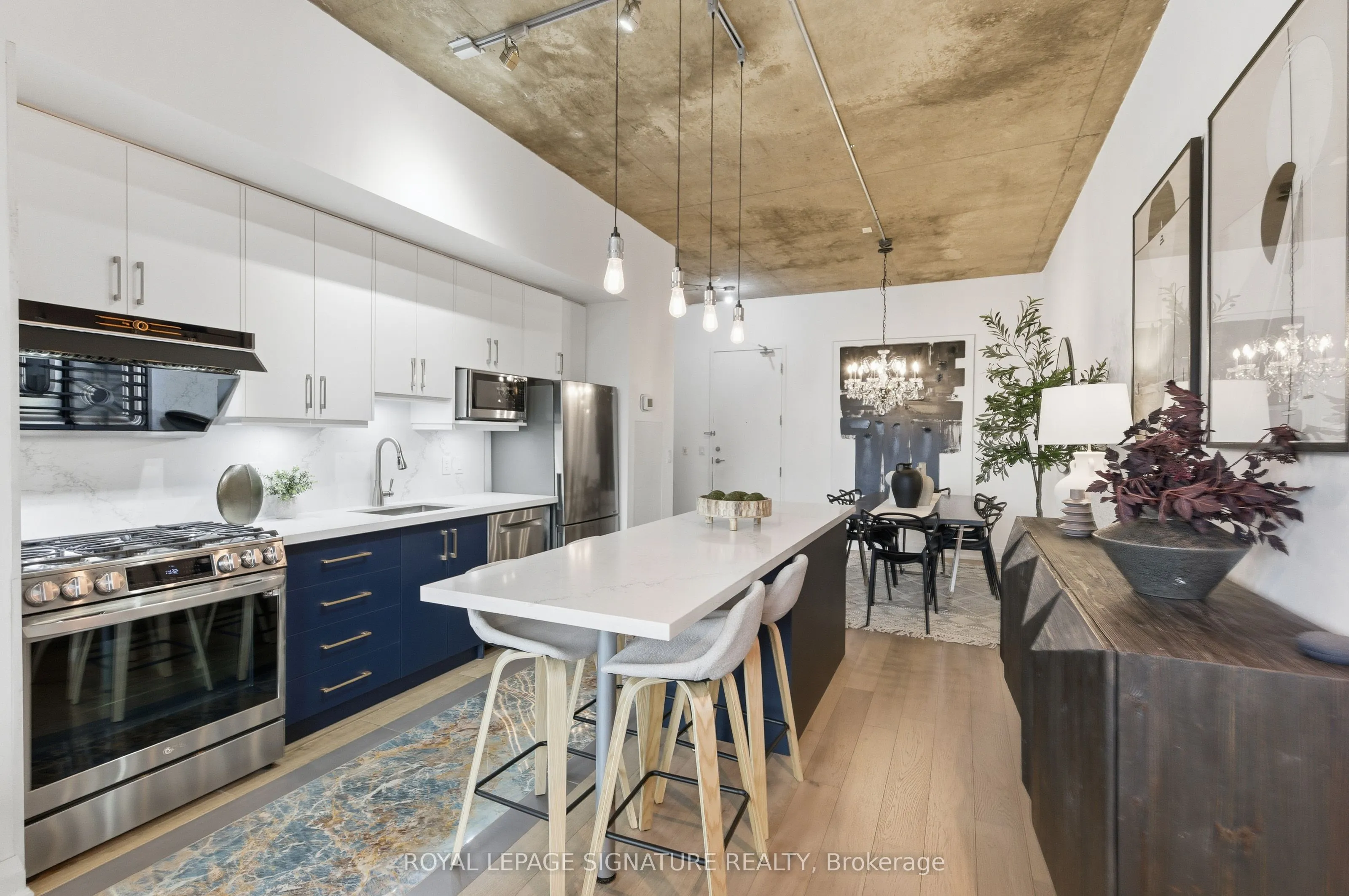 60 Bathurst Street, #503