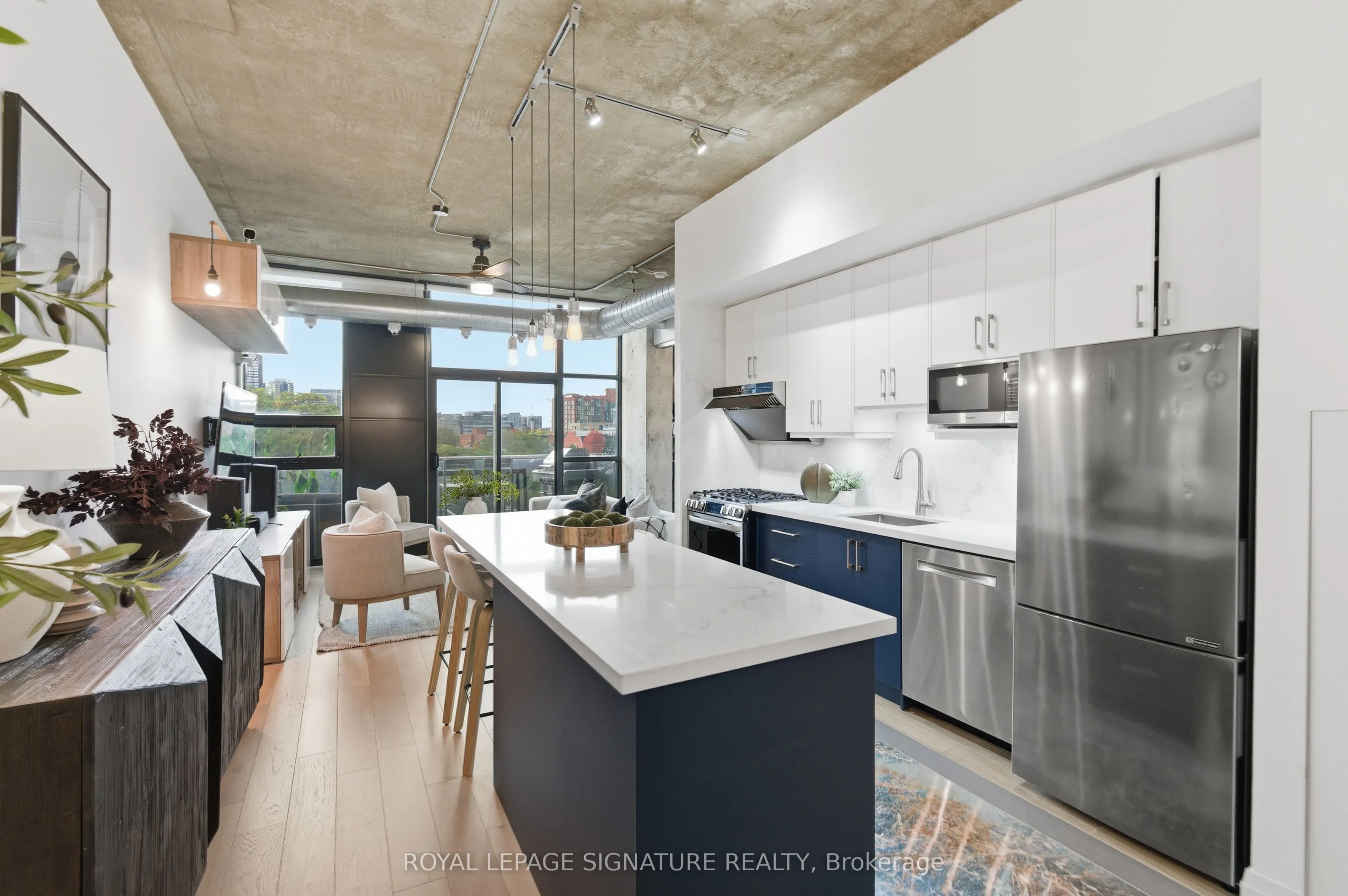 60 Bathurst Street, #503