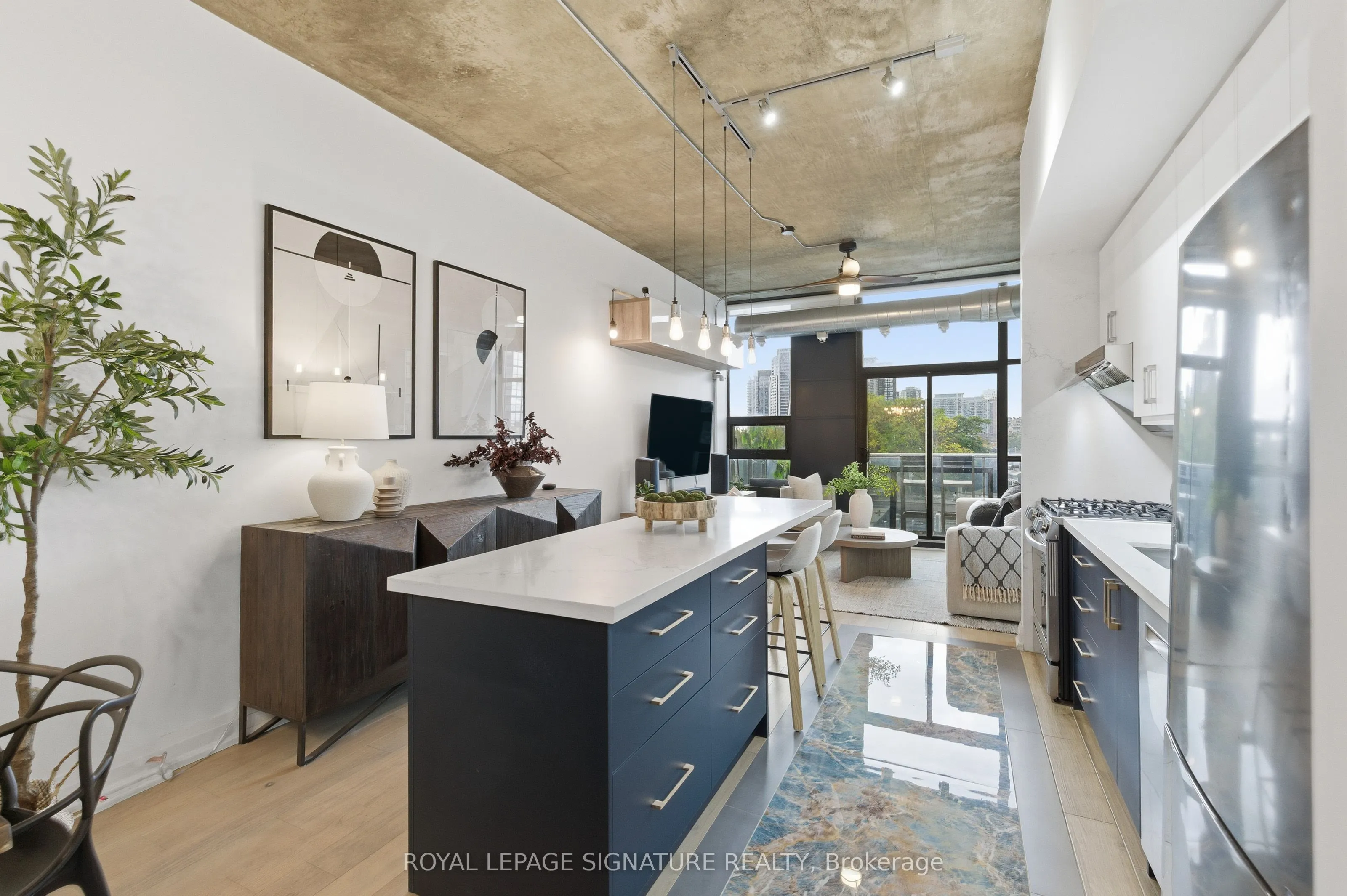 60 Bathurst Street, #503