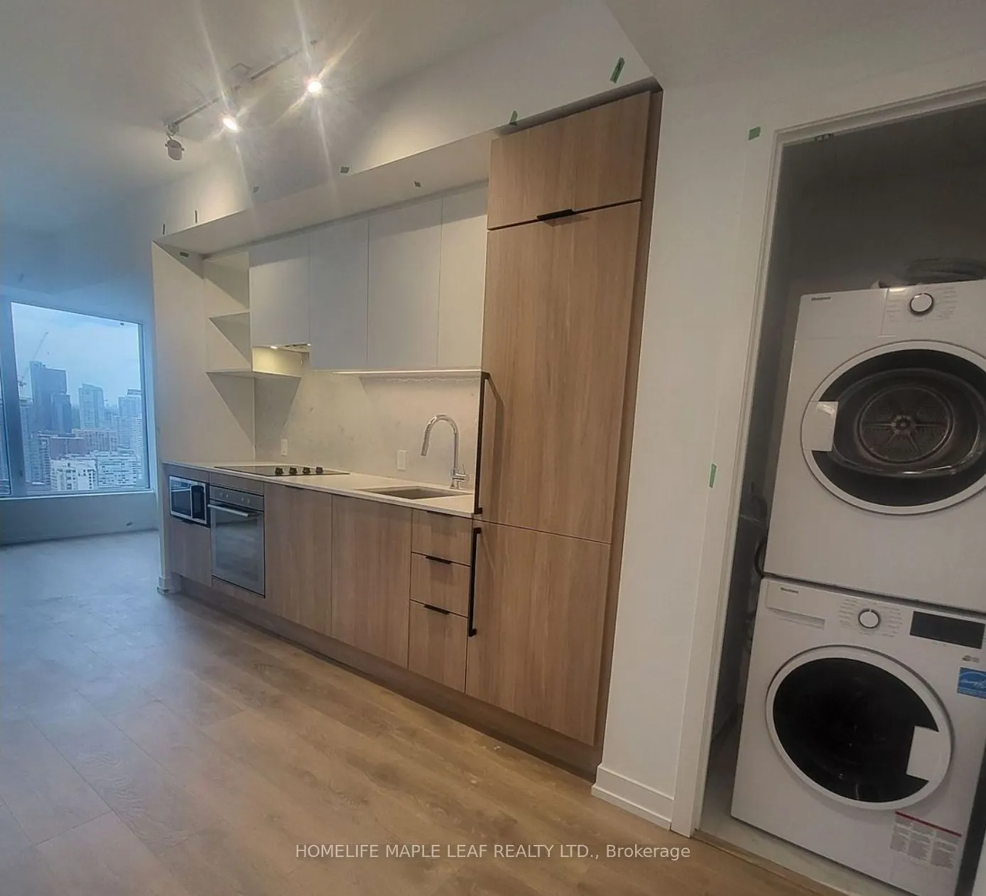 82 Dalhousie Street N, #4216