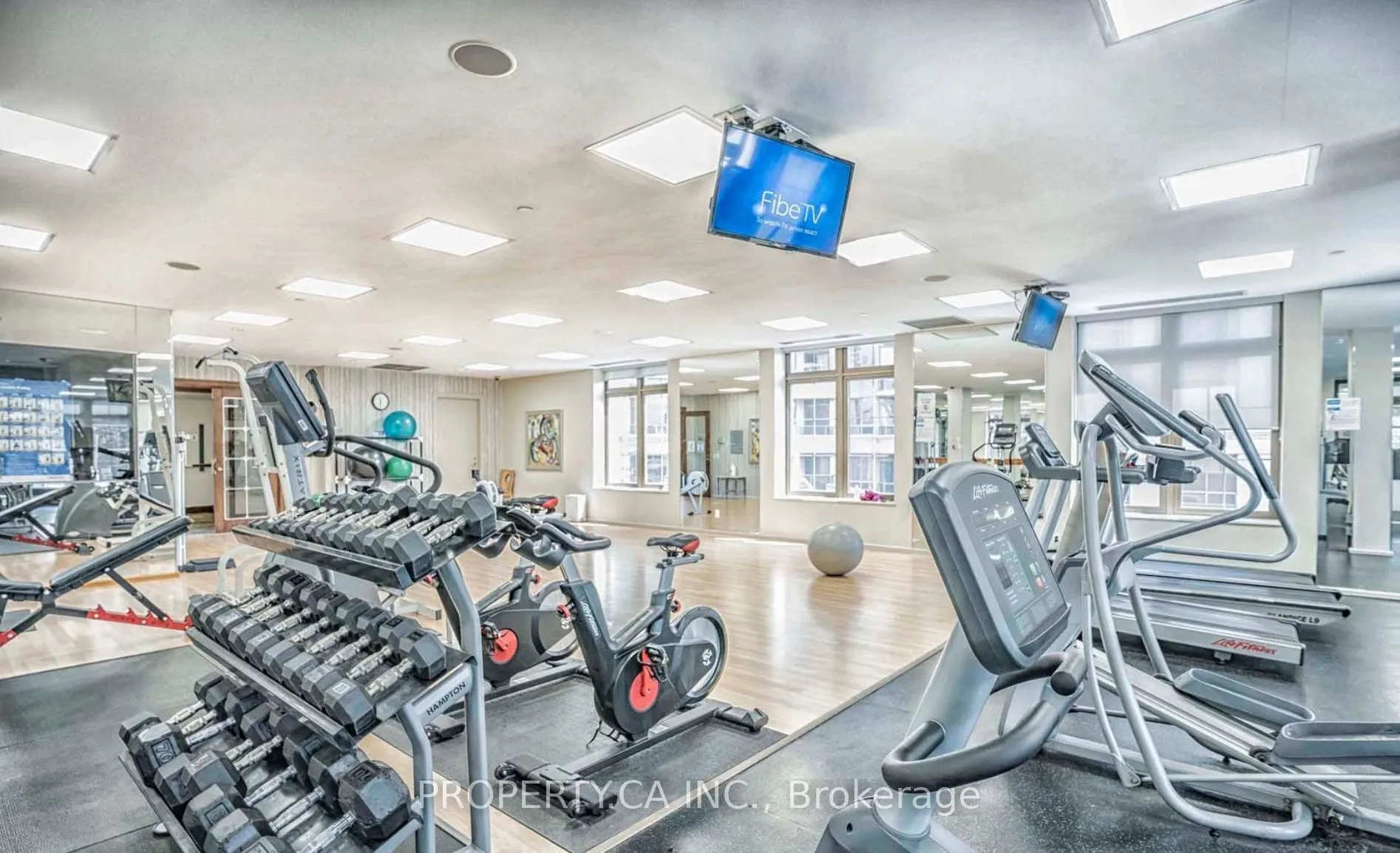 80 Harrison Garden Boulevard, #923