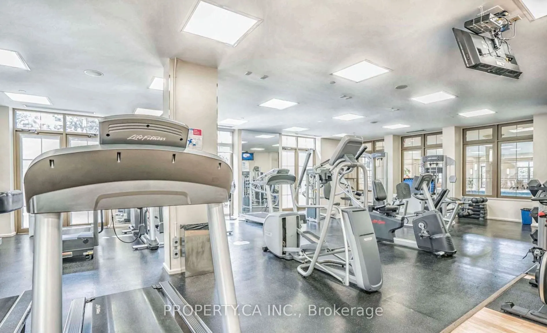 80 Harrison Garden Boulevard, #923