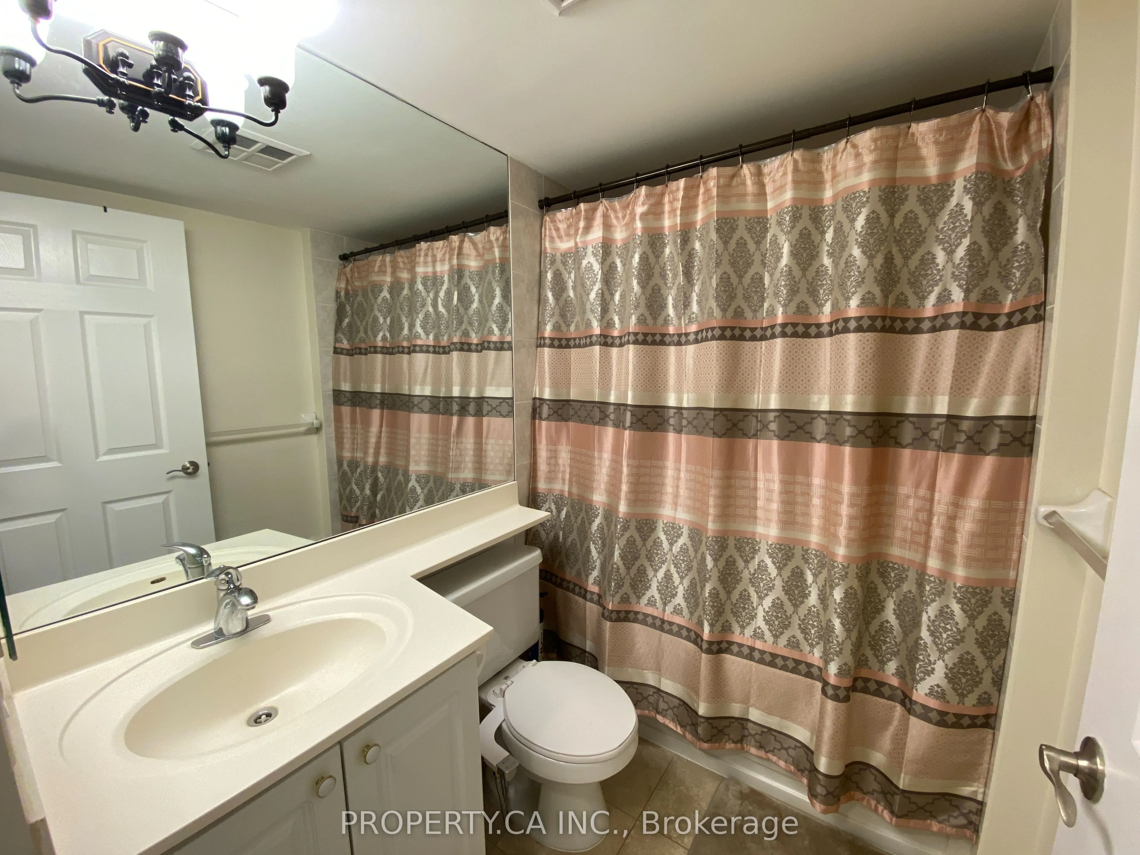 80 Harrison Garden Boulevard, #923