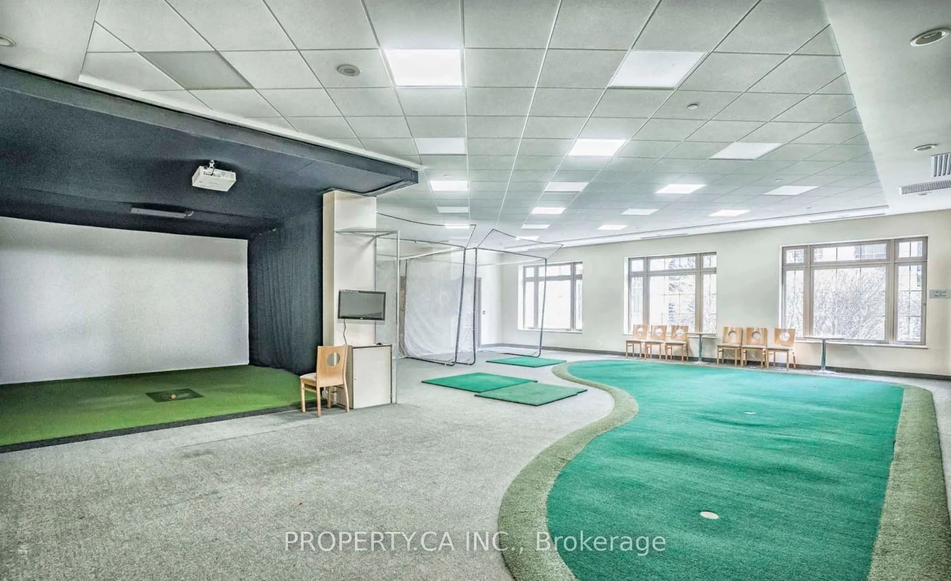 80 Harrison Garden Boulevard, #923