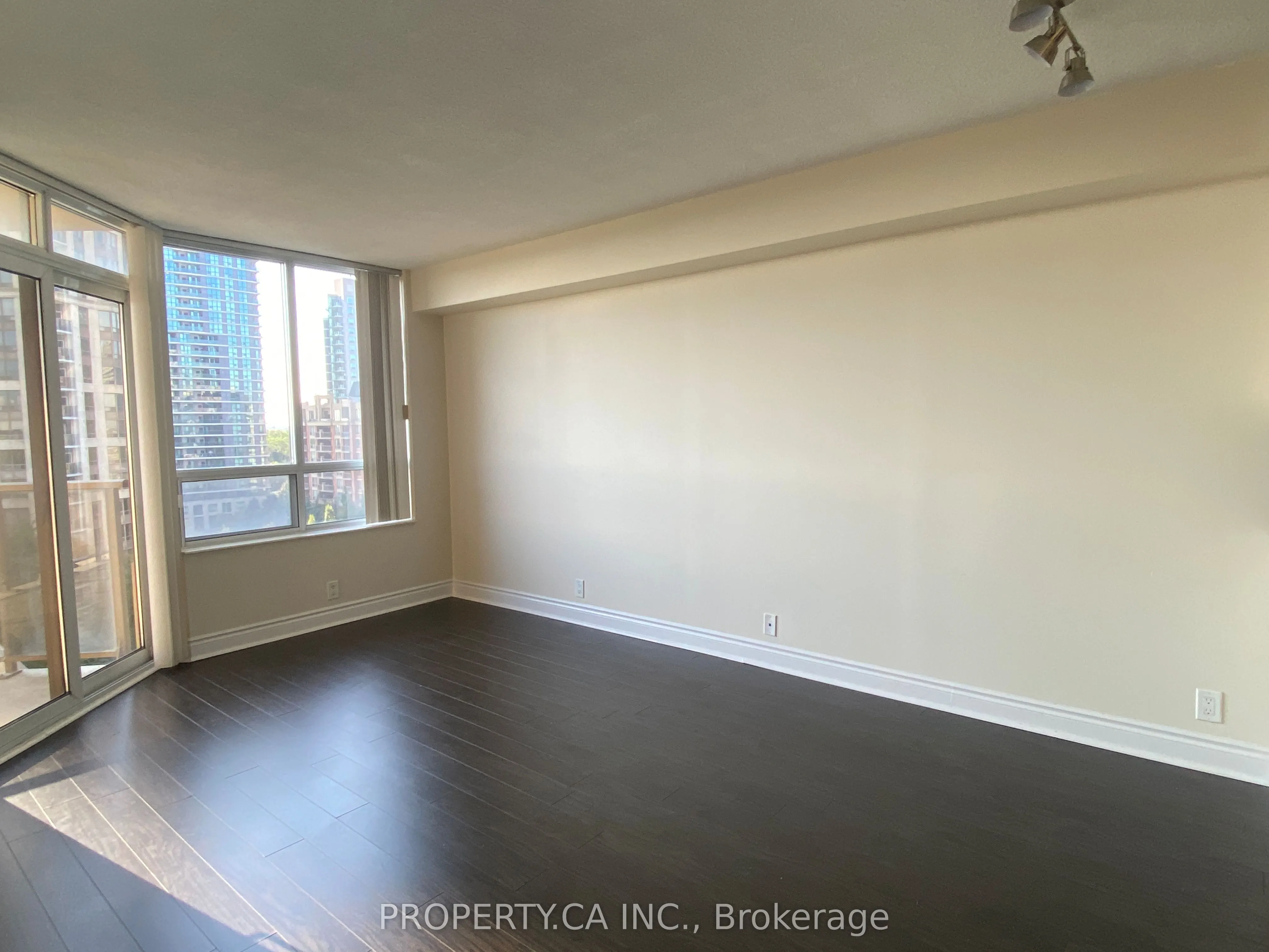 80 Harrison Garden Boulevard, #923