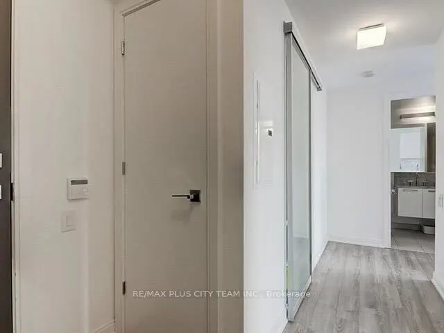 42 Charles Street E, #1504