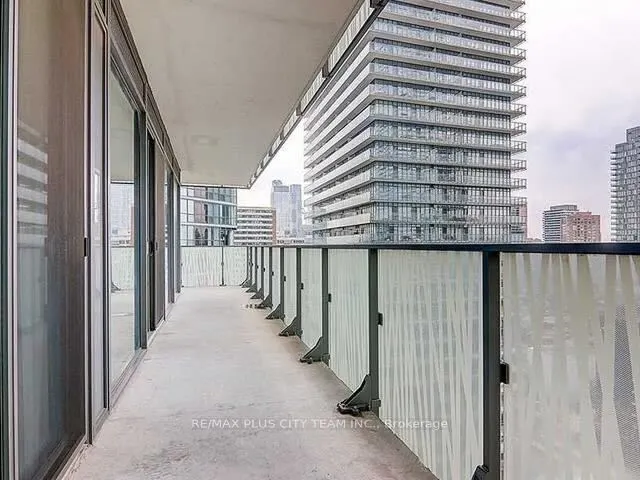 42 Charles Street E, #1504