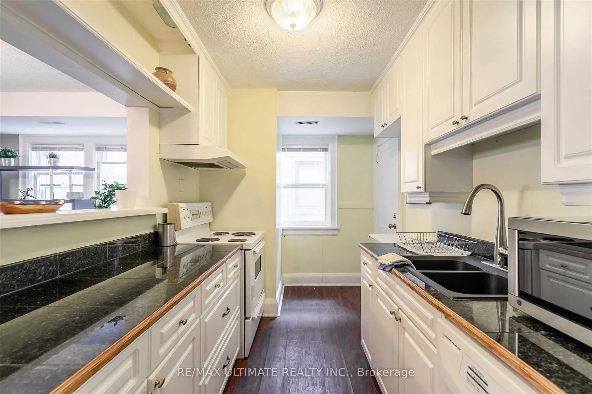 470 Oriole Parkway, #1