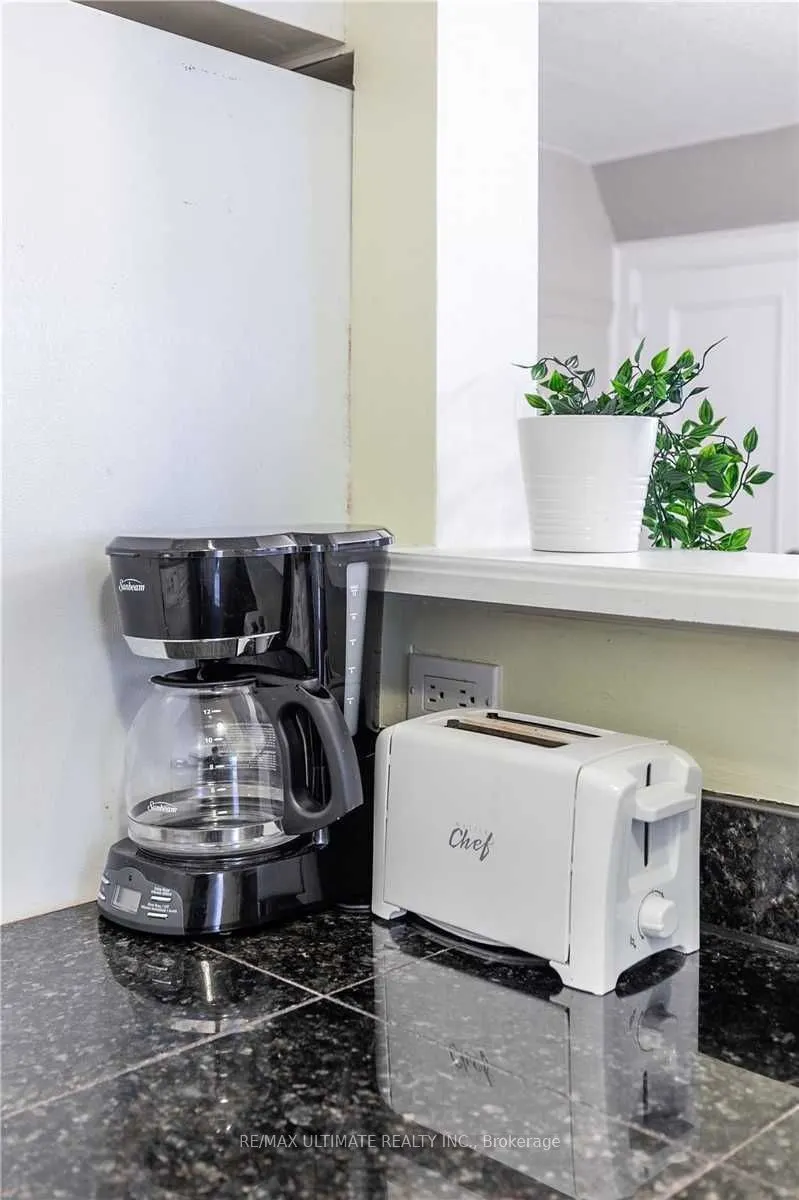 470 Oriole Parkway, #1