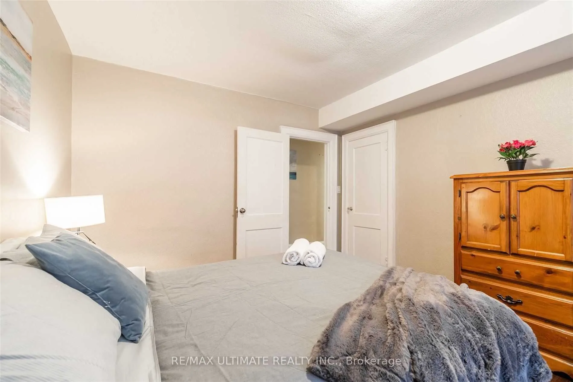 470 Oriole Parkway, #1