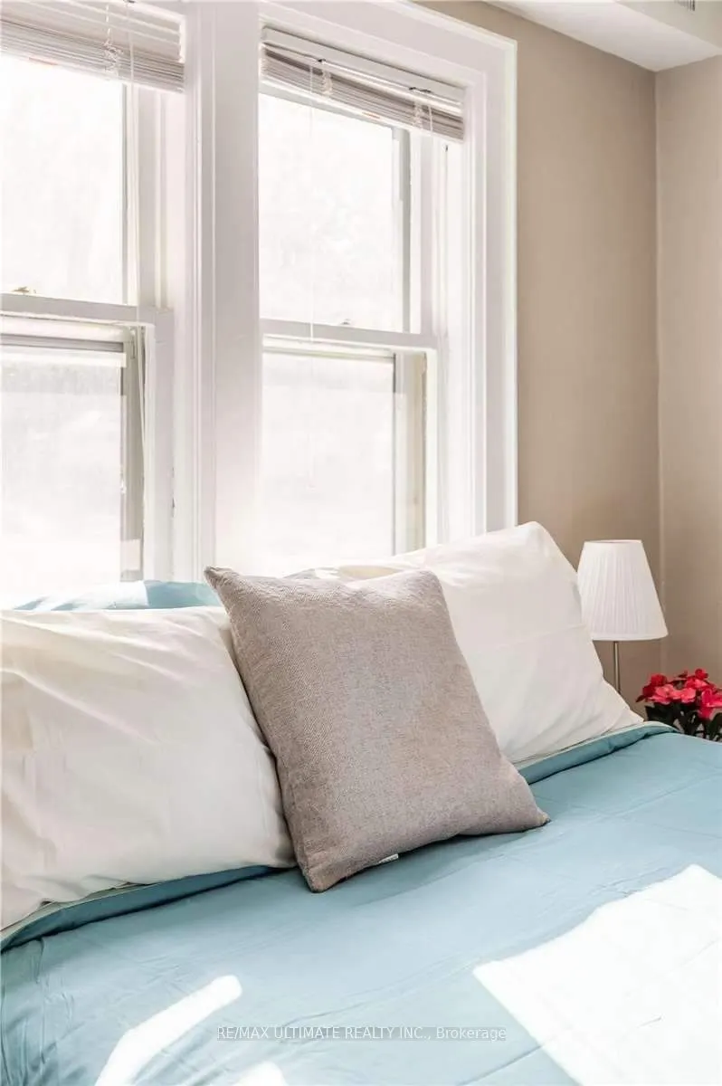 470 Oriole Parkway, #1