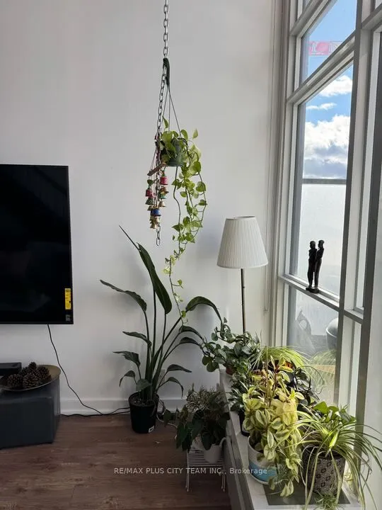 5 Hanna Avenue, #645