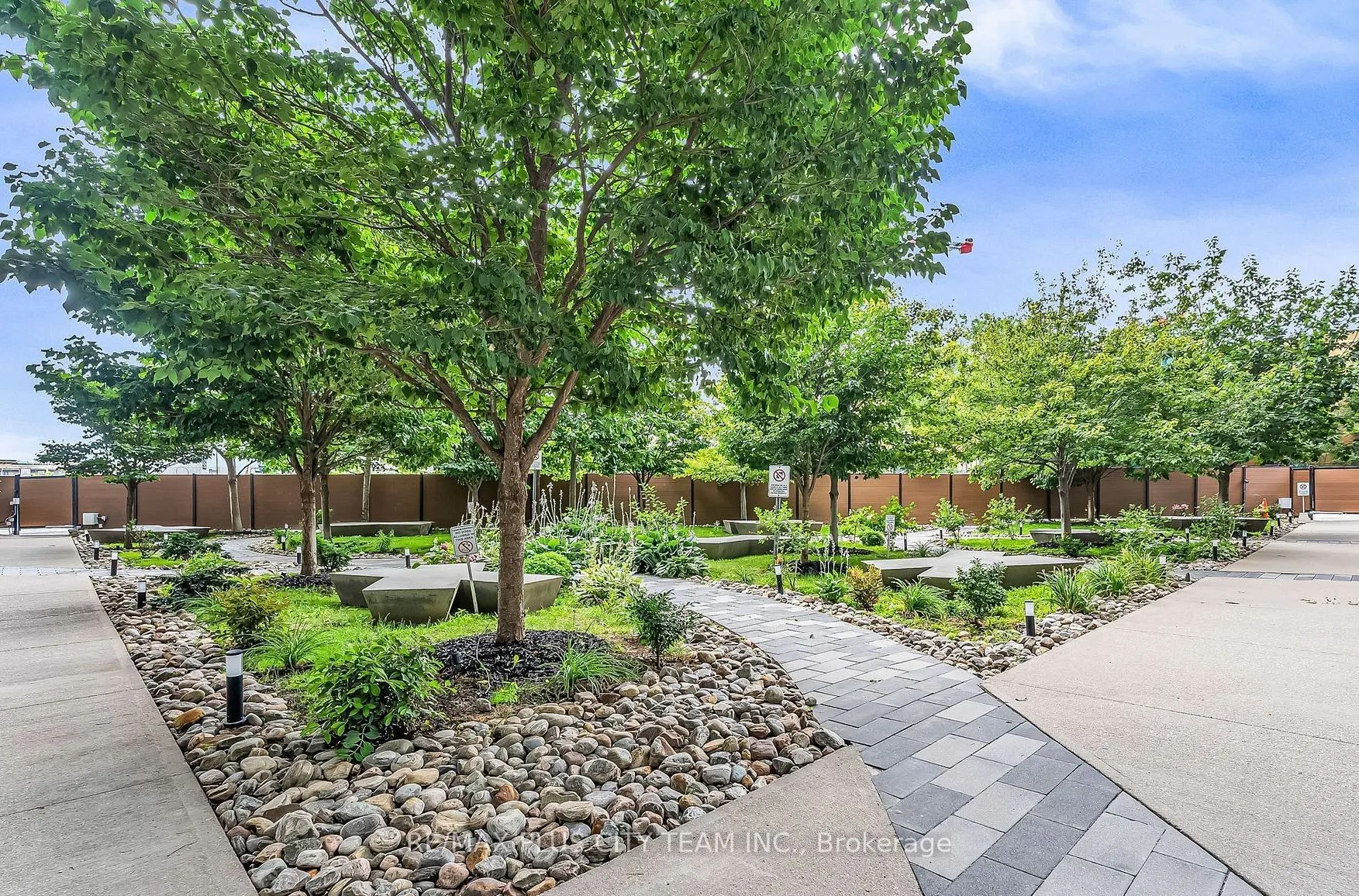 5 Hanna Avenue, #645