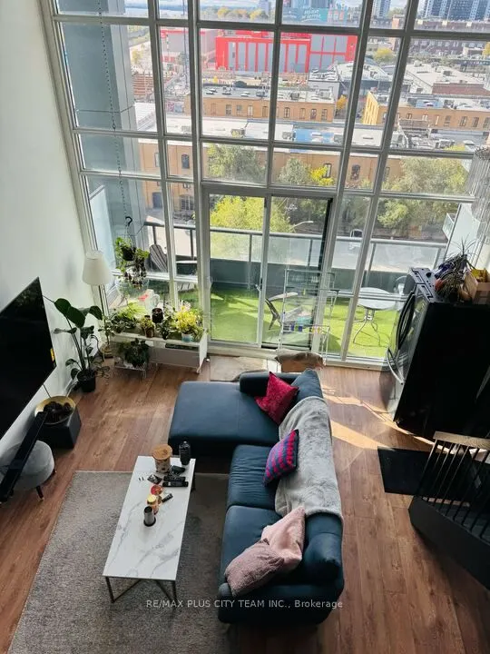 5 Hanna Avenue, #645