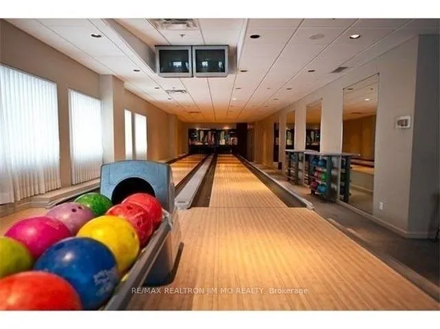 18 Spring Garden Avenue, #1707