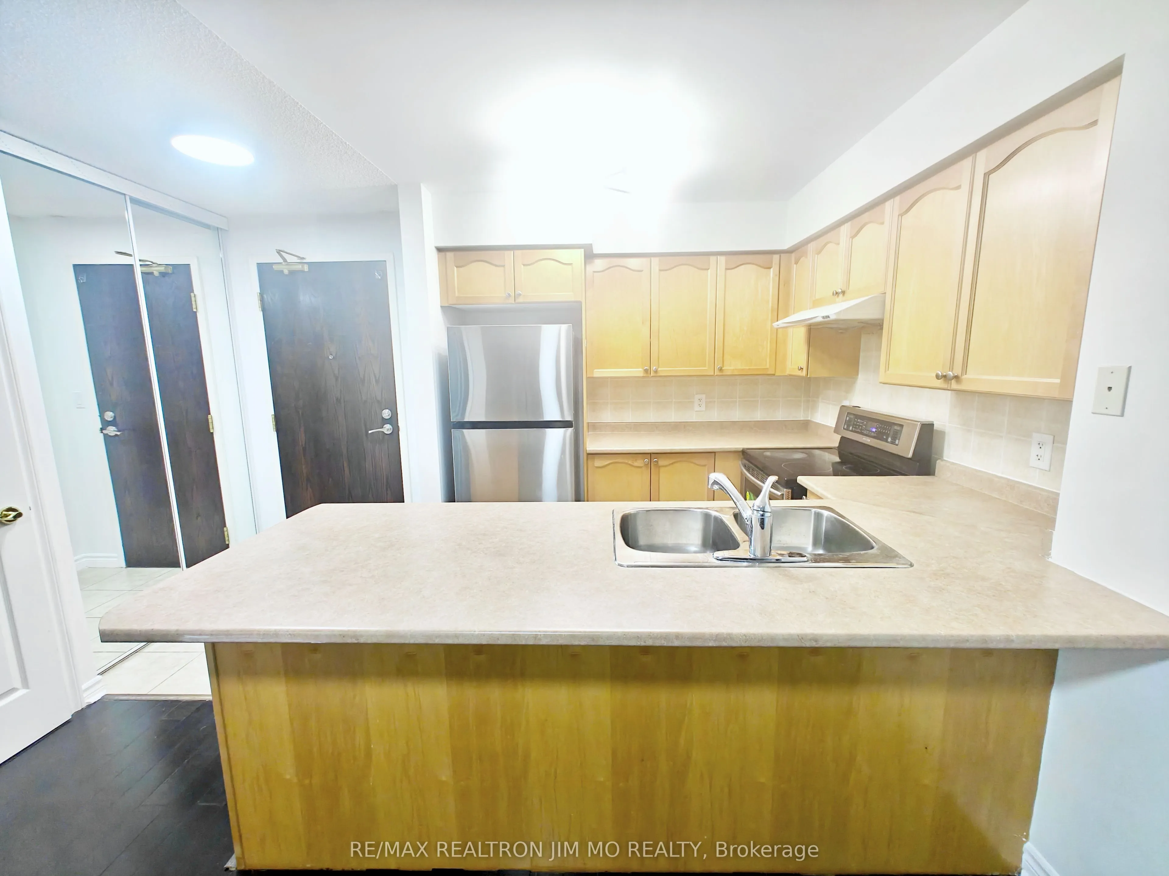 18 Spring Garden Avenue, #1707