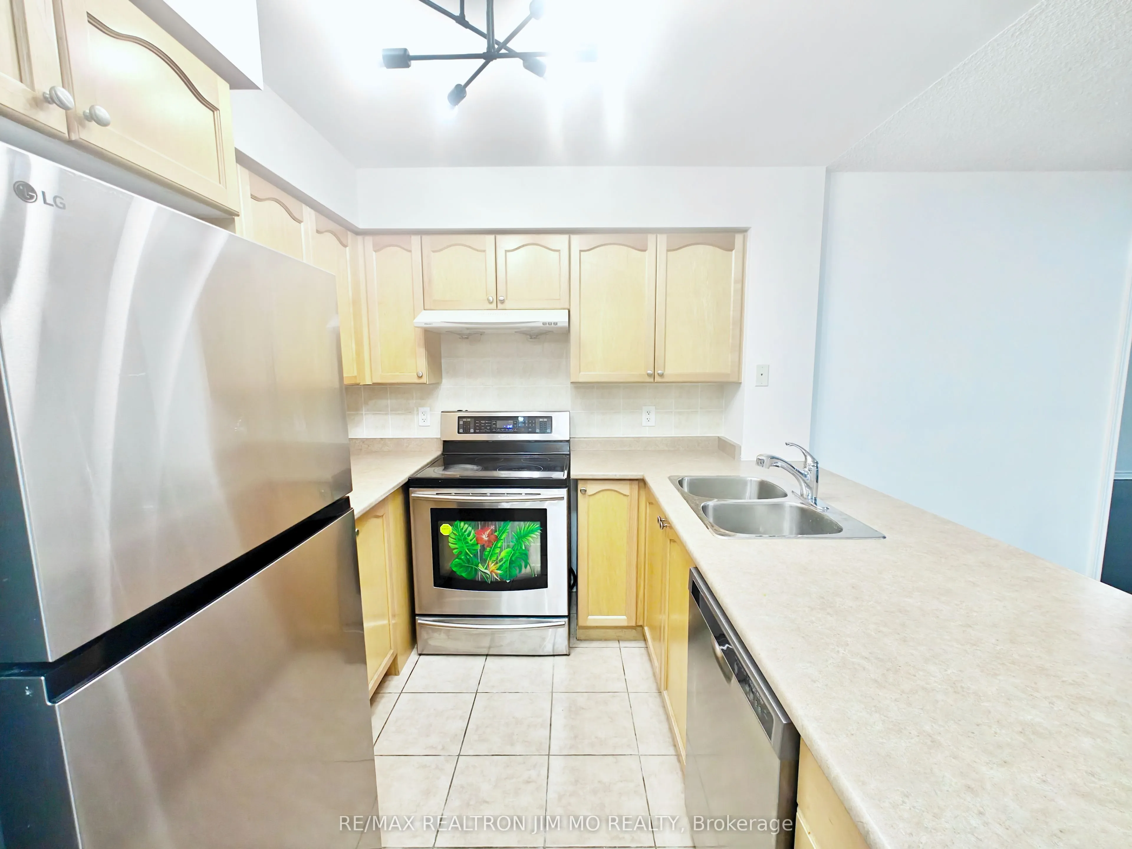 18 Spring Garden Avenue, #1707