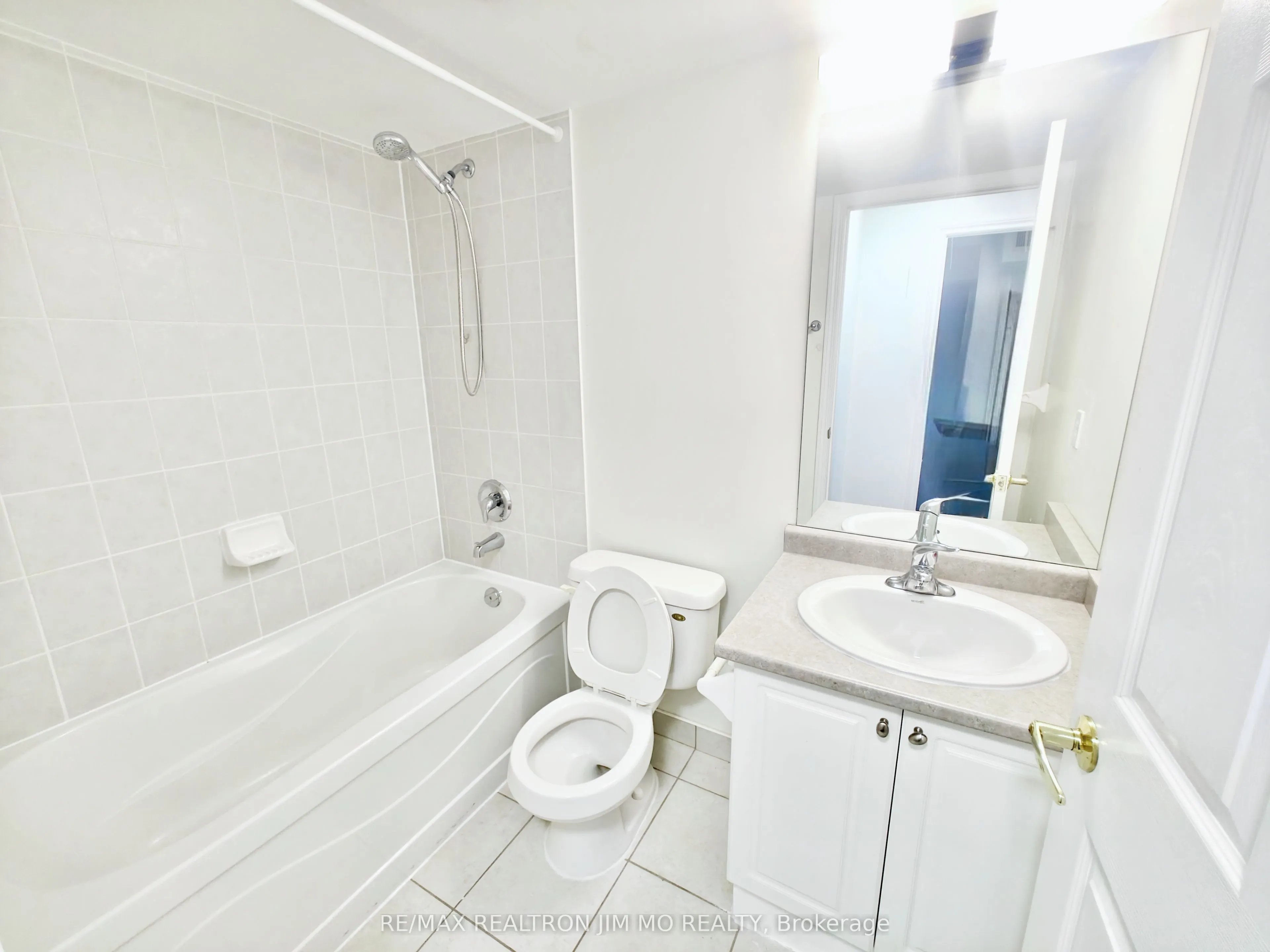 18 Spring Garden Avenue, #1707