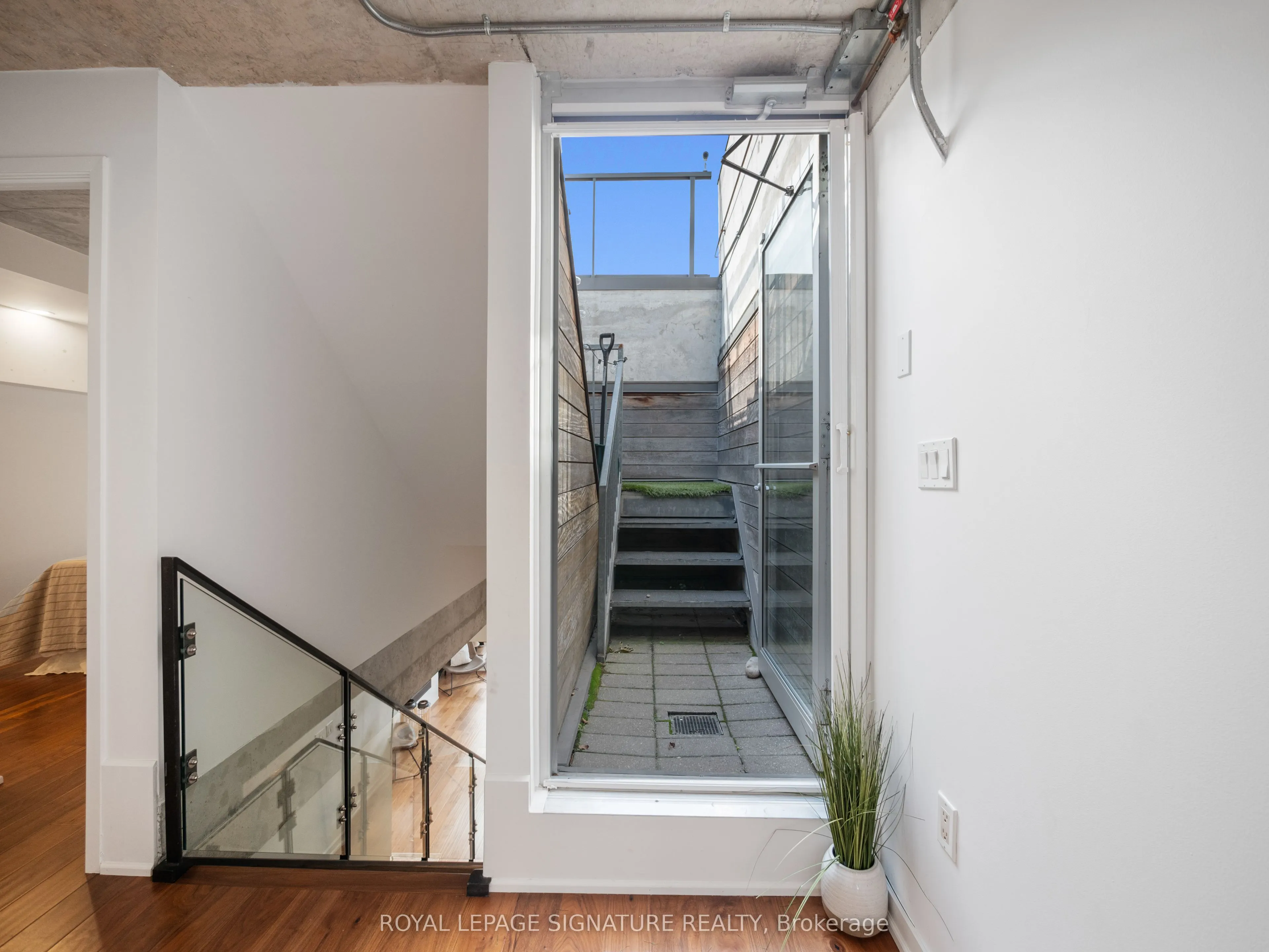 533 Richmond Street W, #PH2