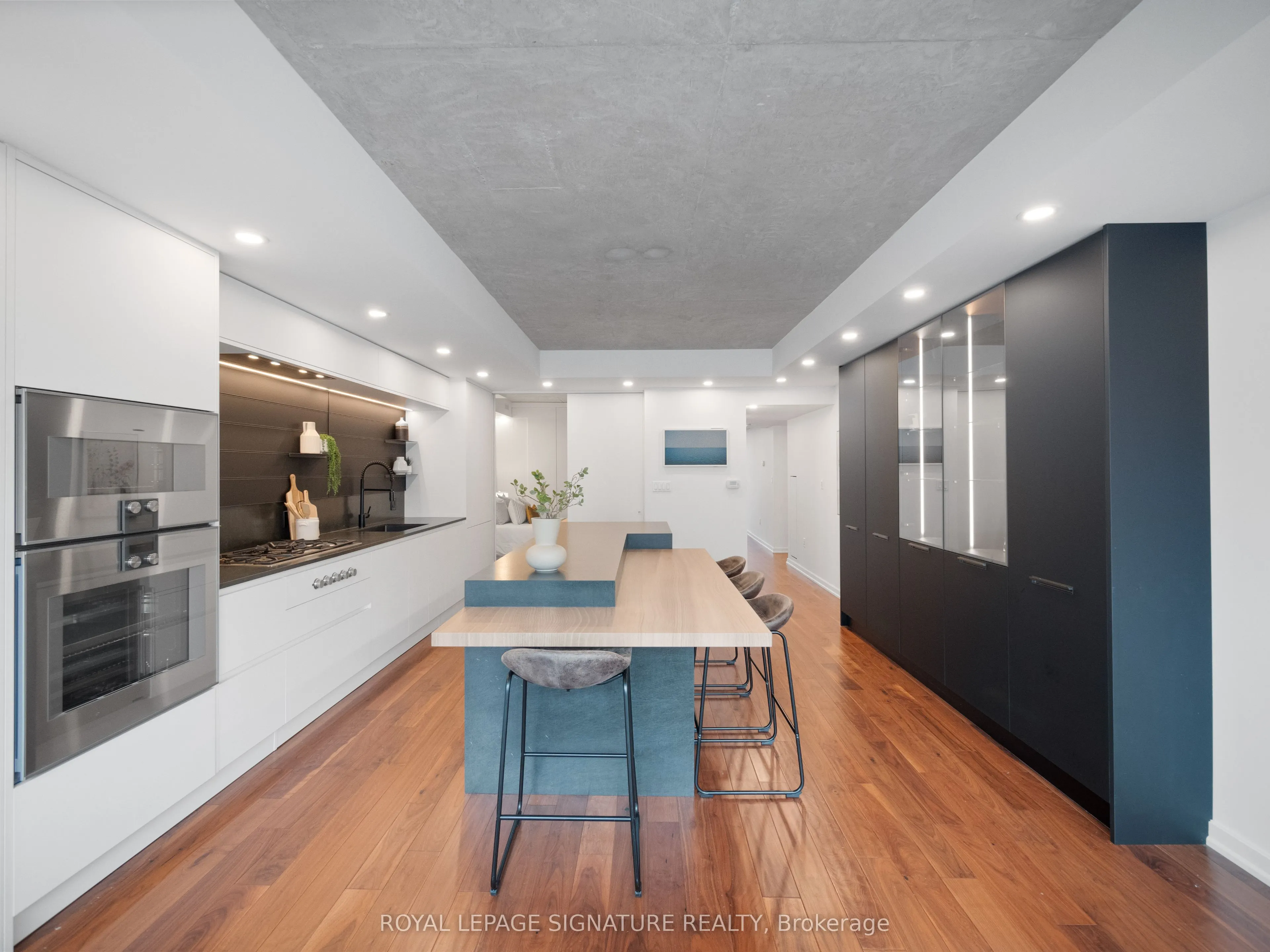 533 Richmond Street W, #PH2