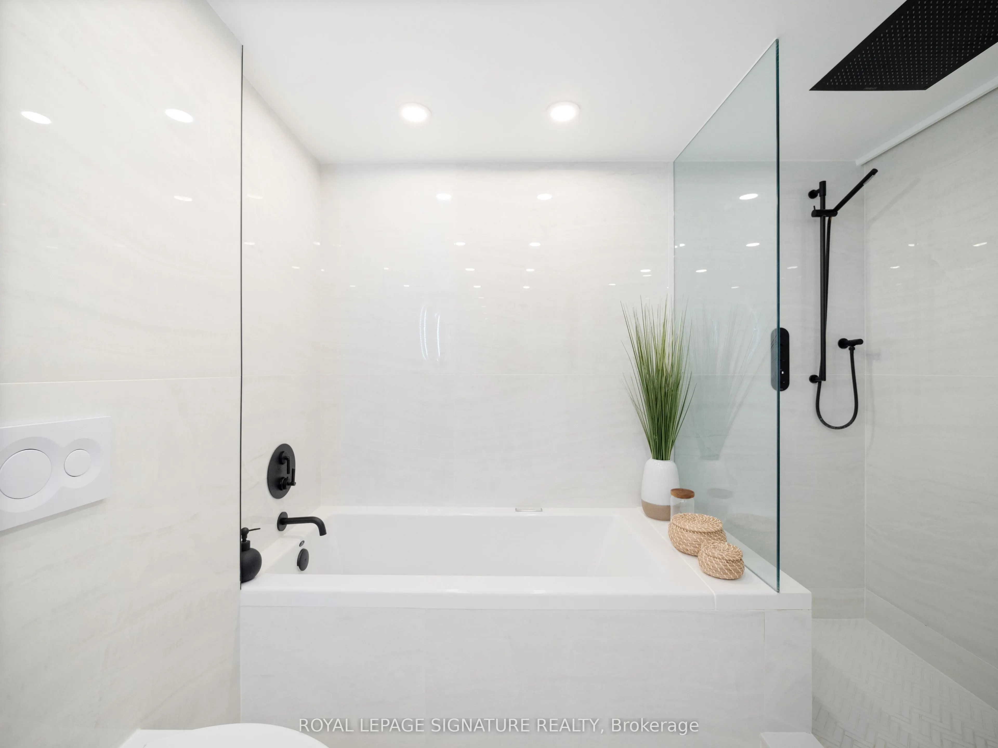 533 Richmond Street W, #PH2