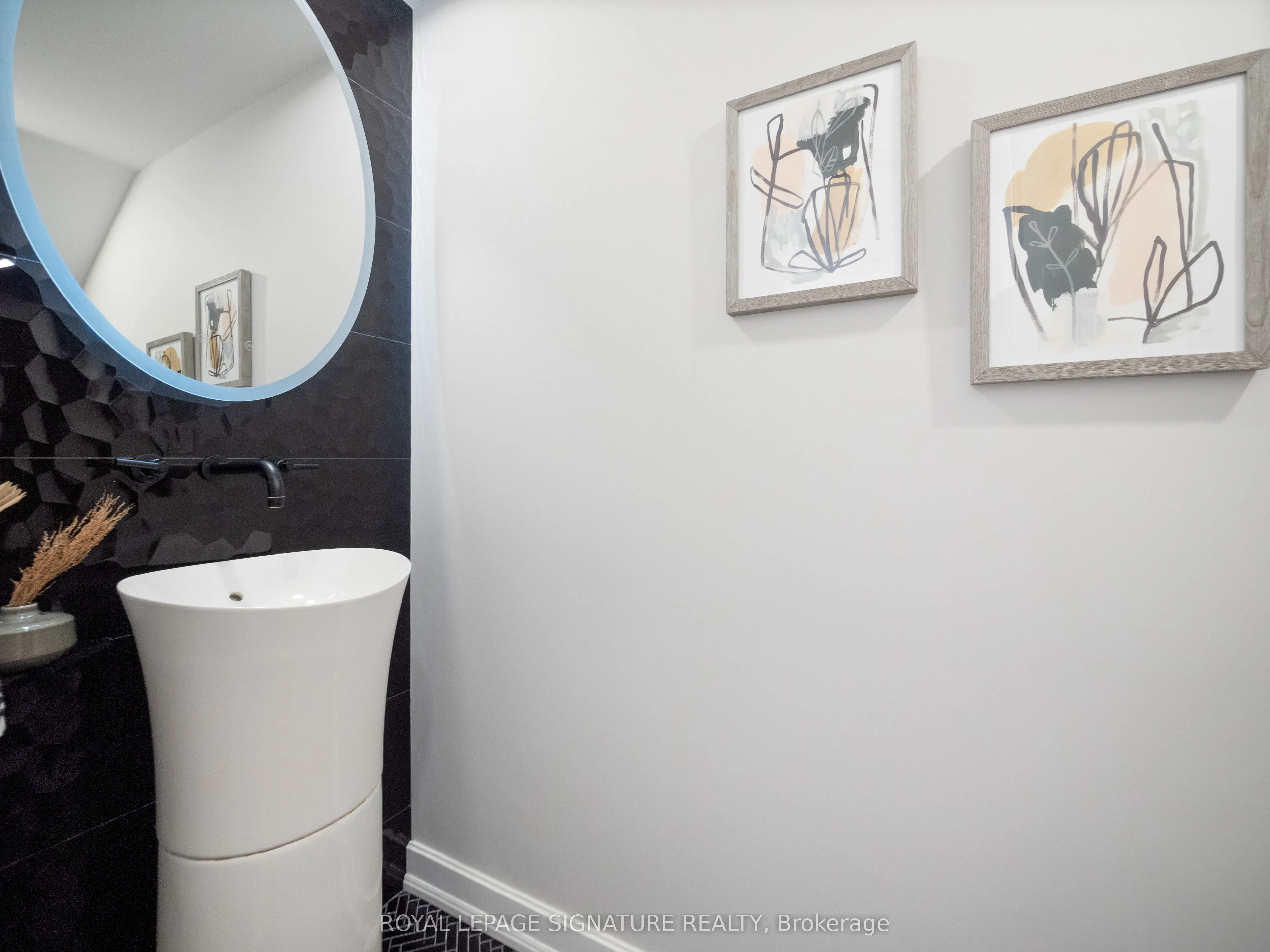 533 Richmond Street W, #PH2