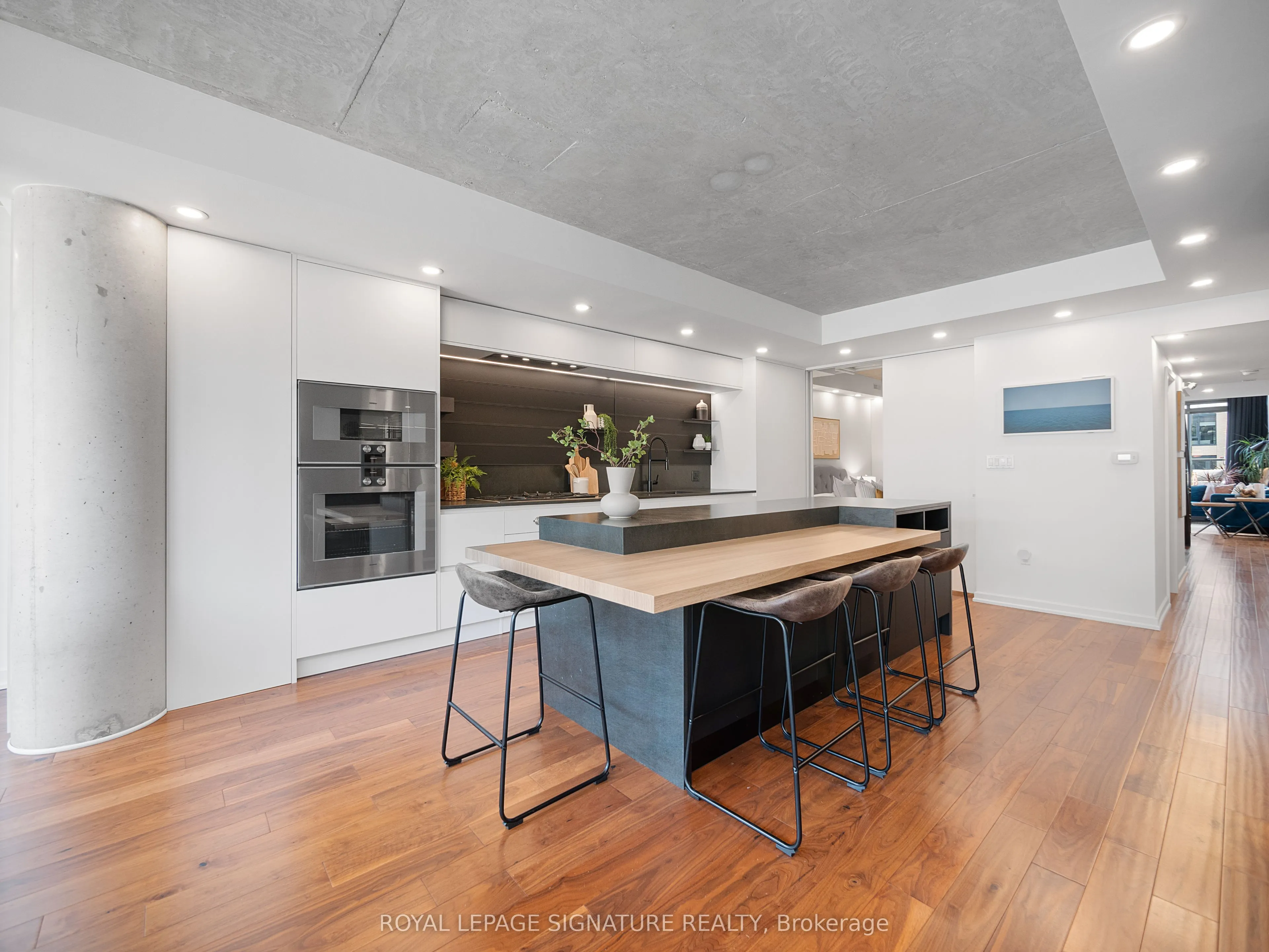 533 Richmond Street W, #PH2