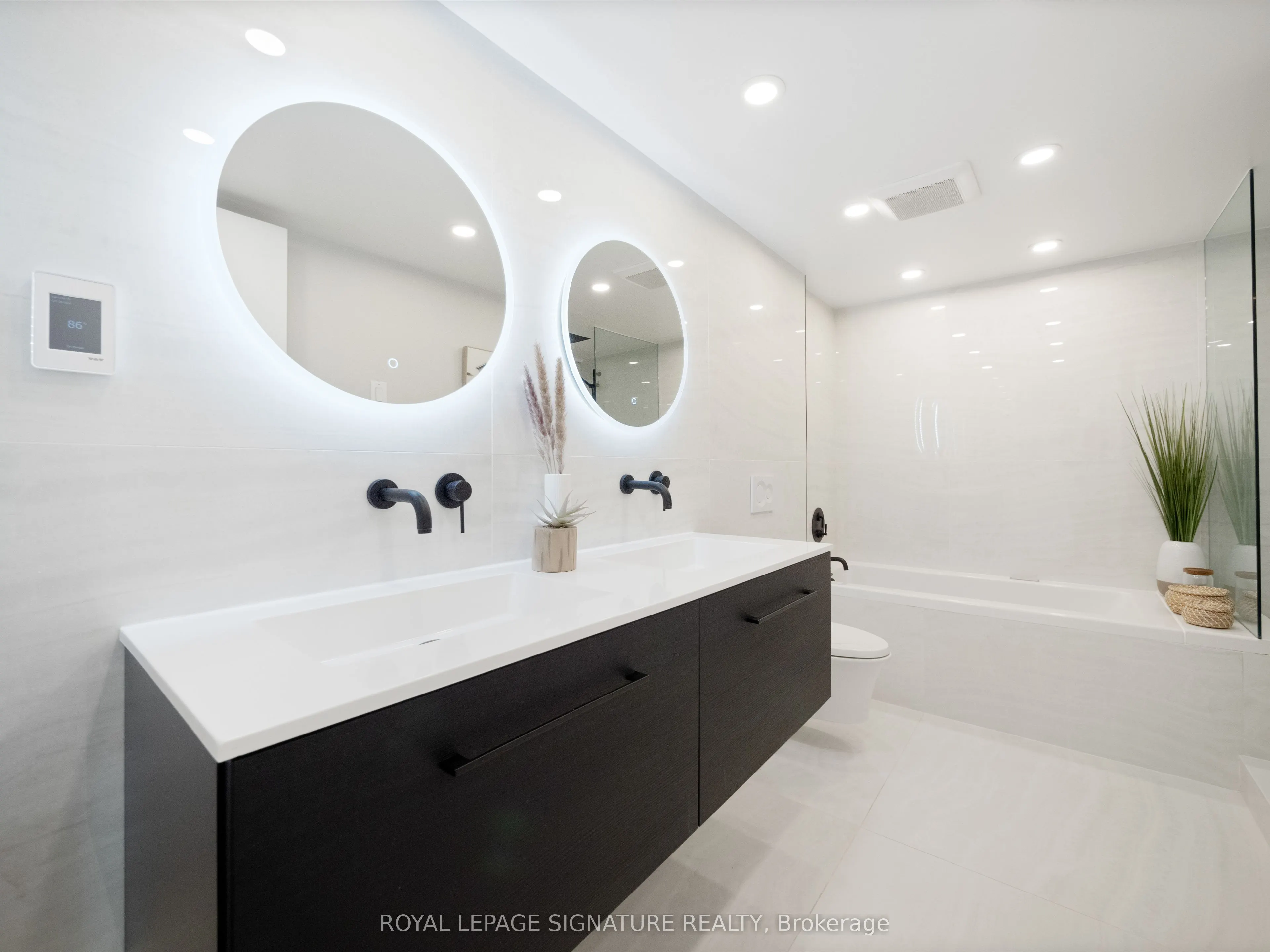 533 Richmond Street W, #PH2