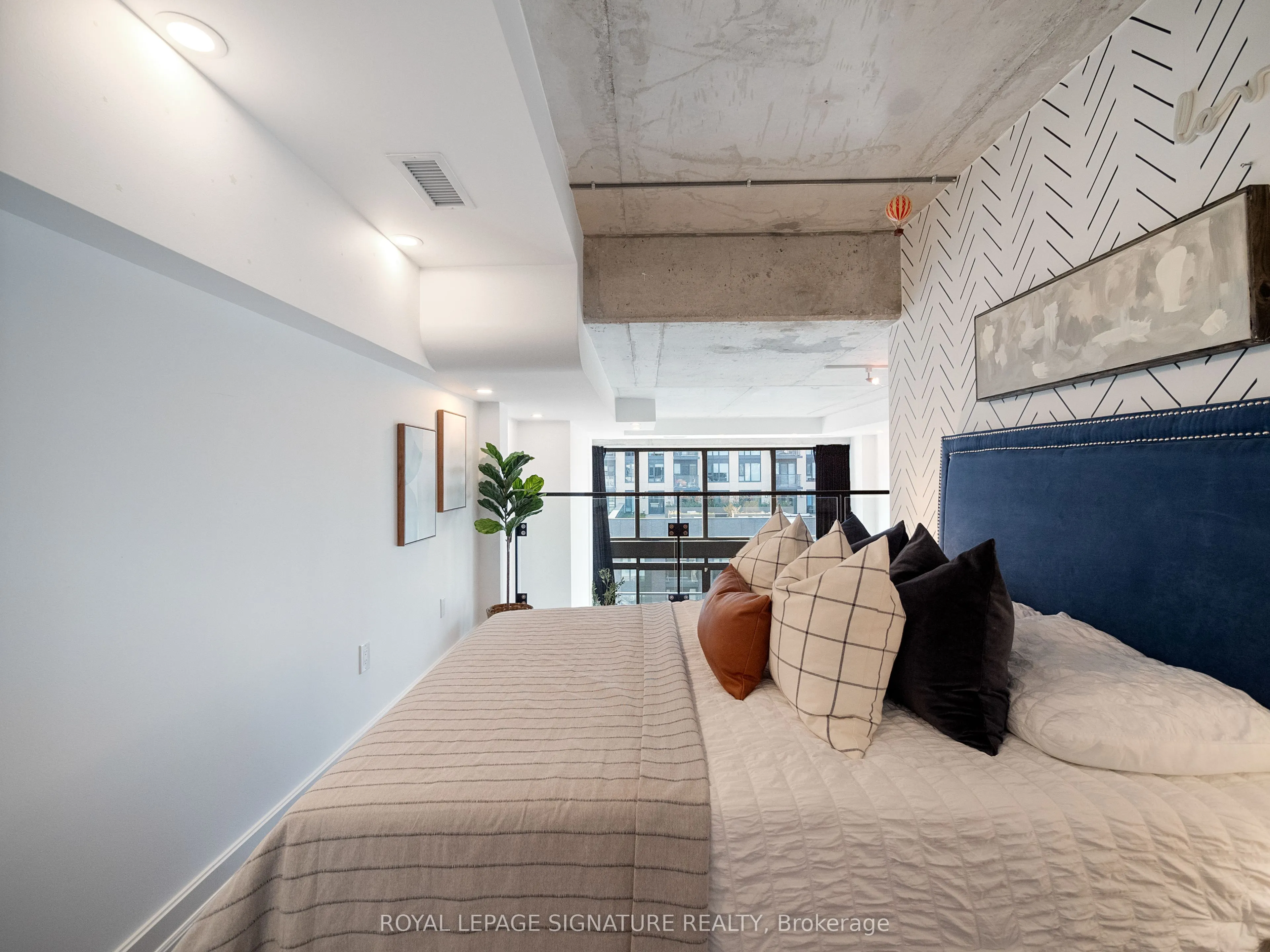 533 Richmond Street W, #PH2