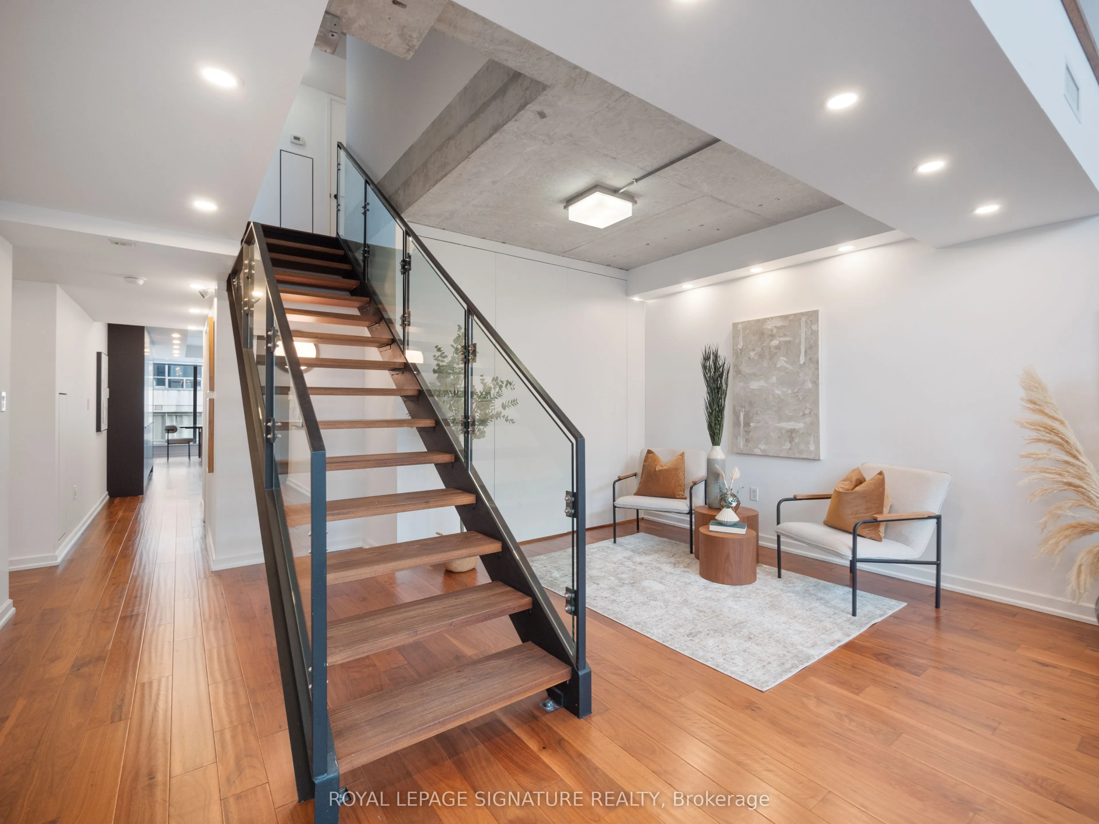 533 Richmond Street W, #PH2