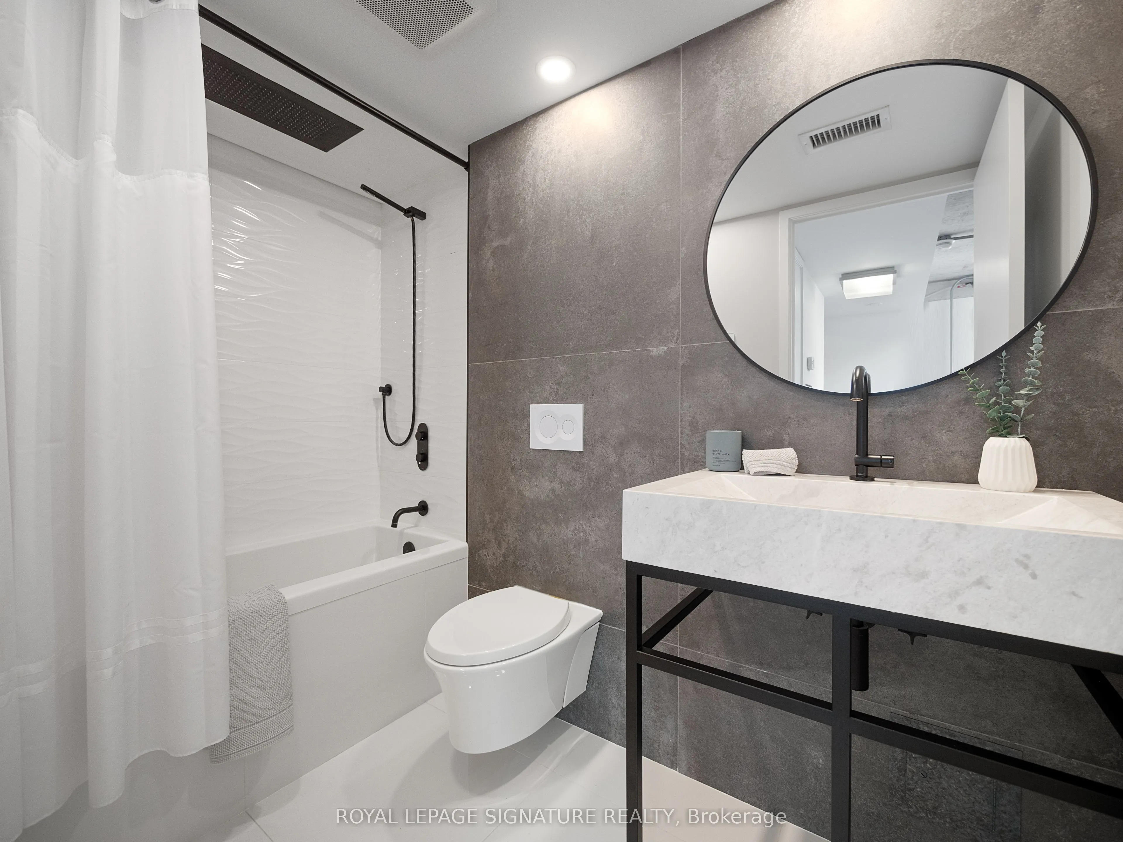 533 Richmond Street W, #PH2