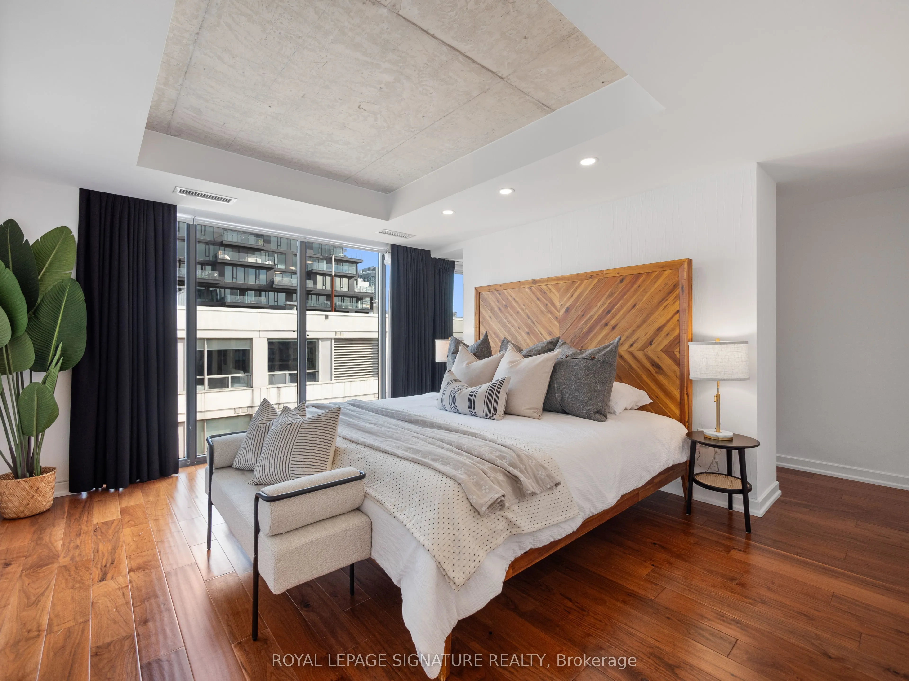 533 Richmond Street W, #PH2