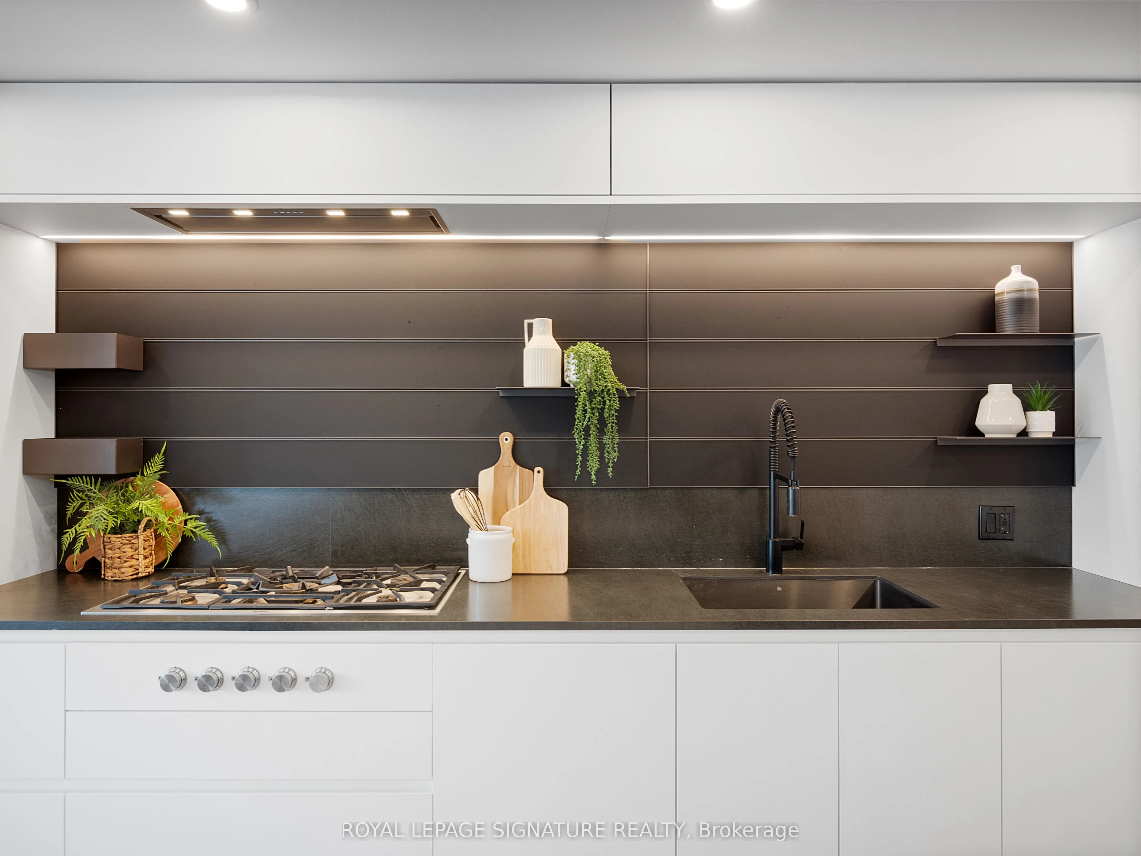 533 Richmond Street W, #PH2