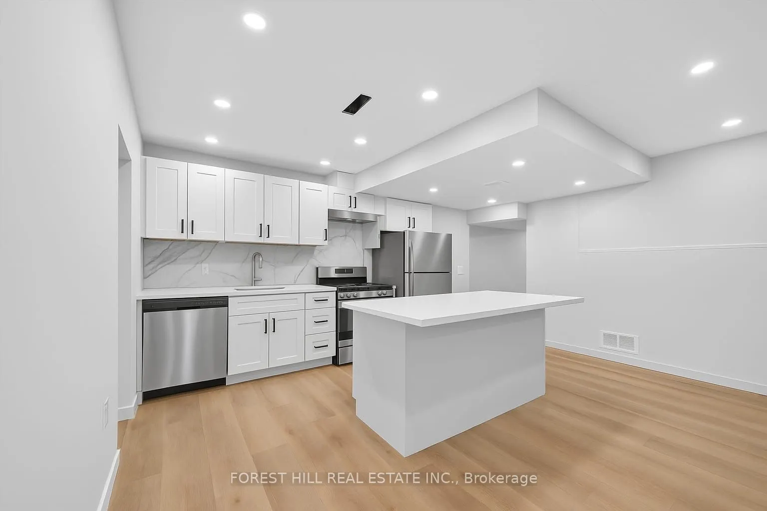 19 Candis - lower level Drive