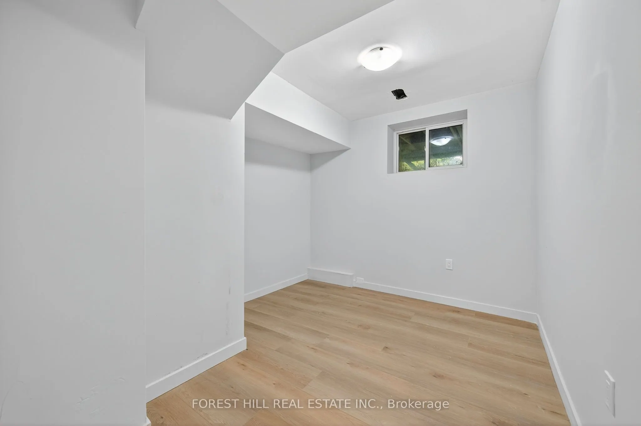 19 Candis - lower level Drive