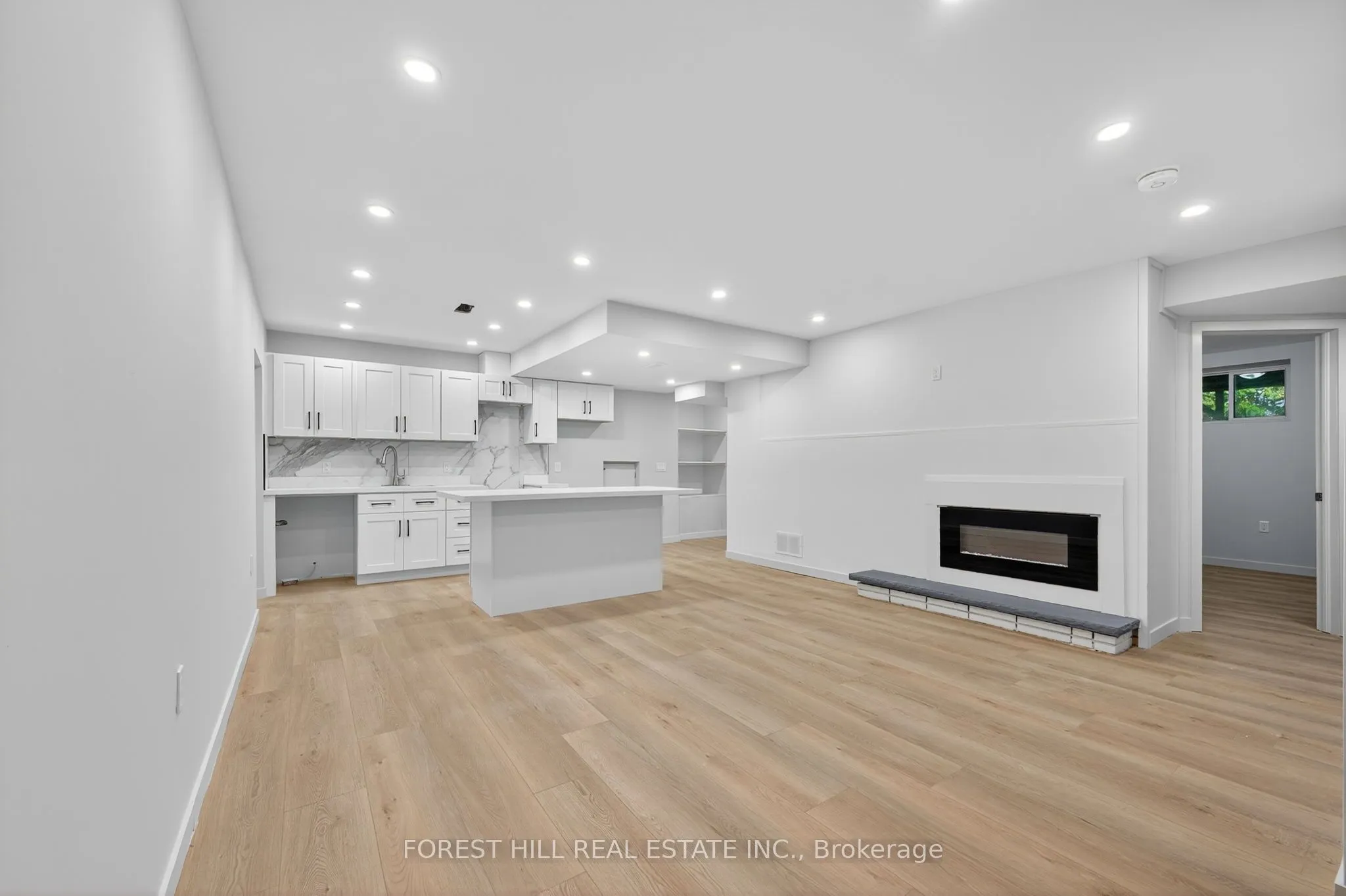 19 Candis - lower level Drive